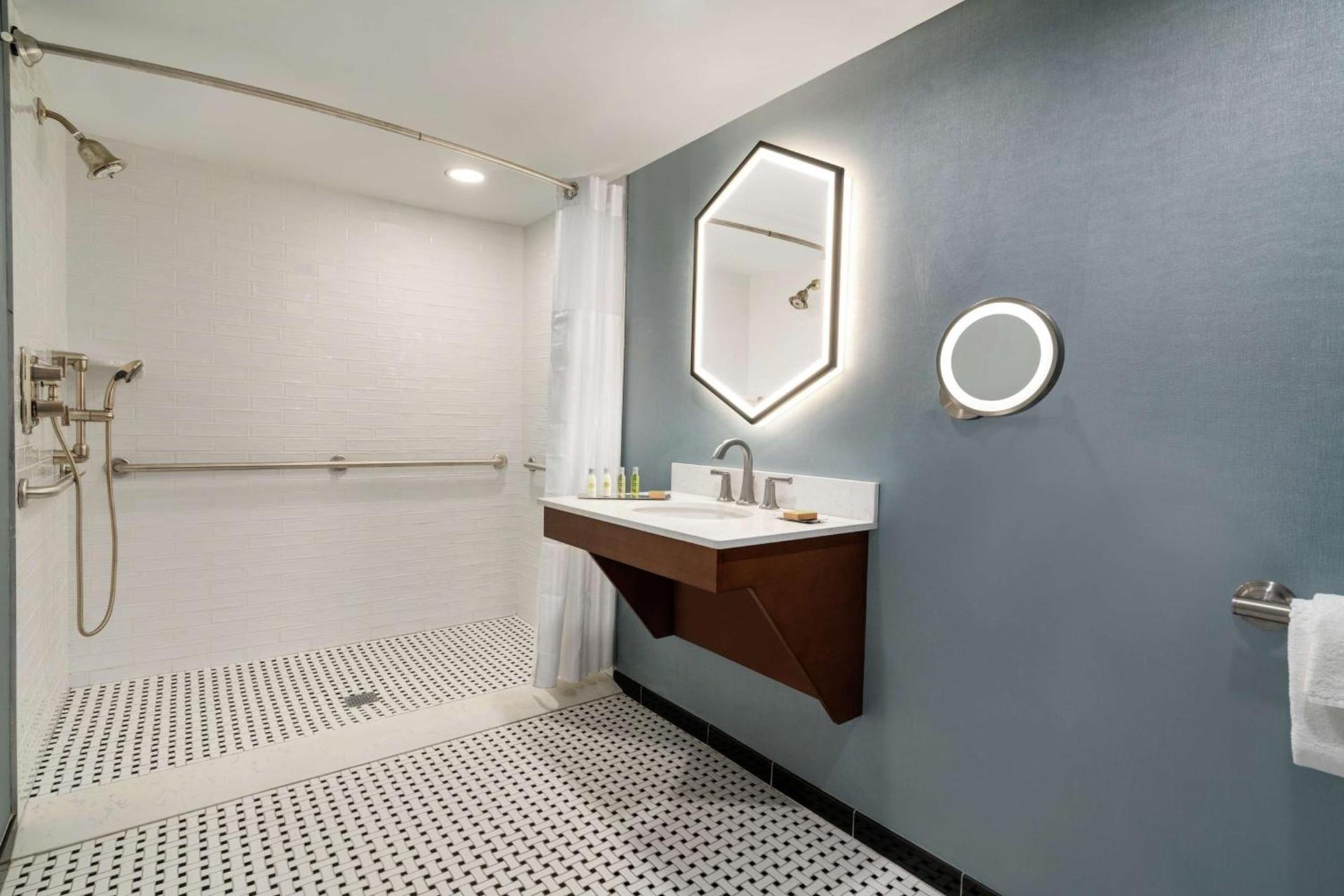 DoubleTree by Hilton Ocean City Oceanfront photo 28