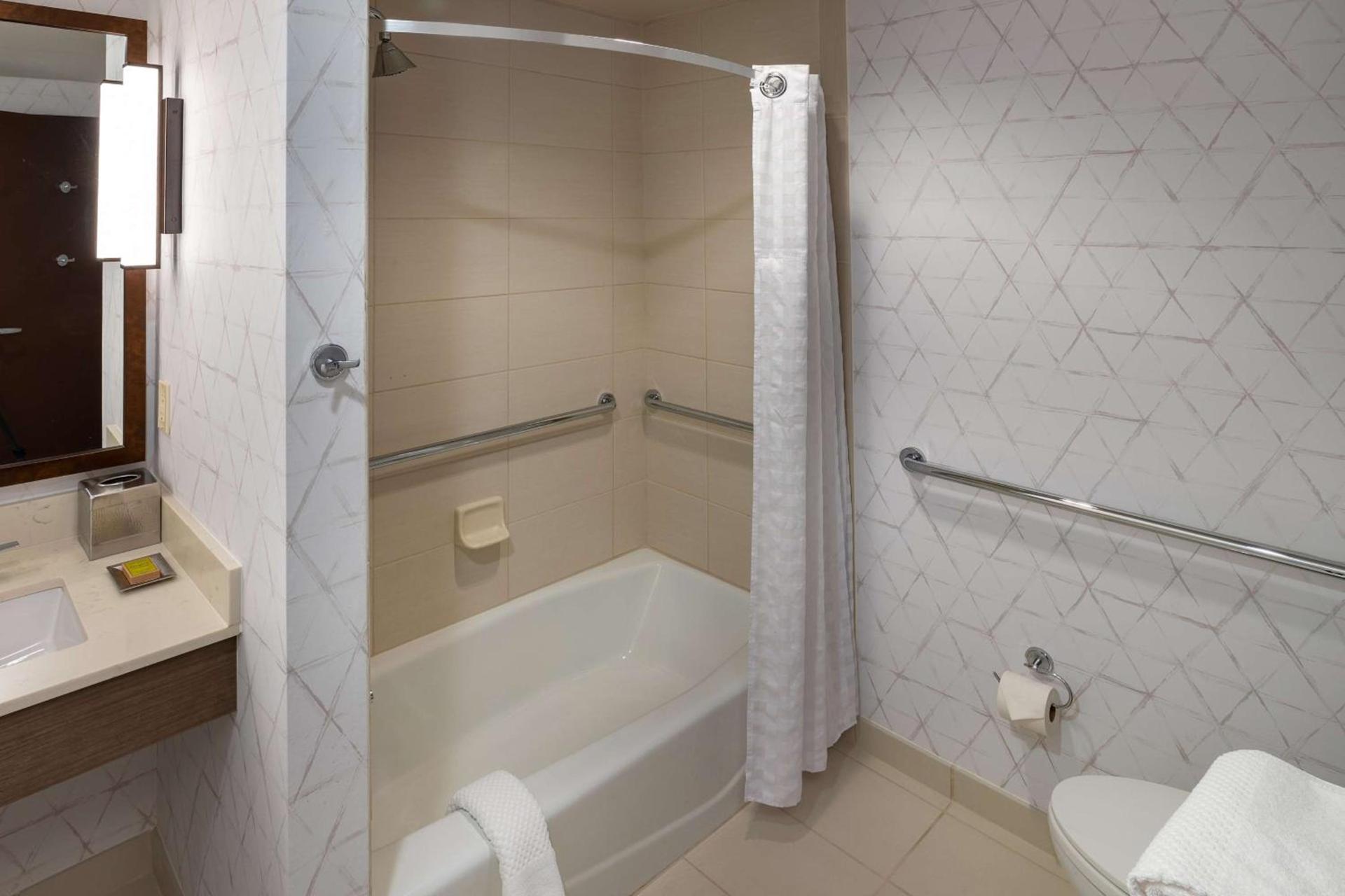 Hilton Asheville Biltmore Park photo 31