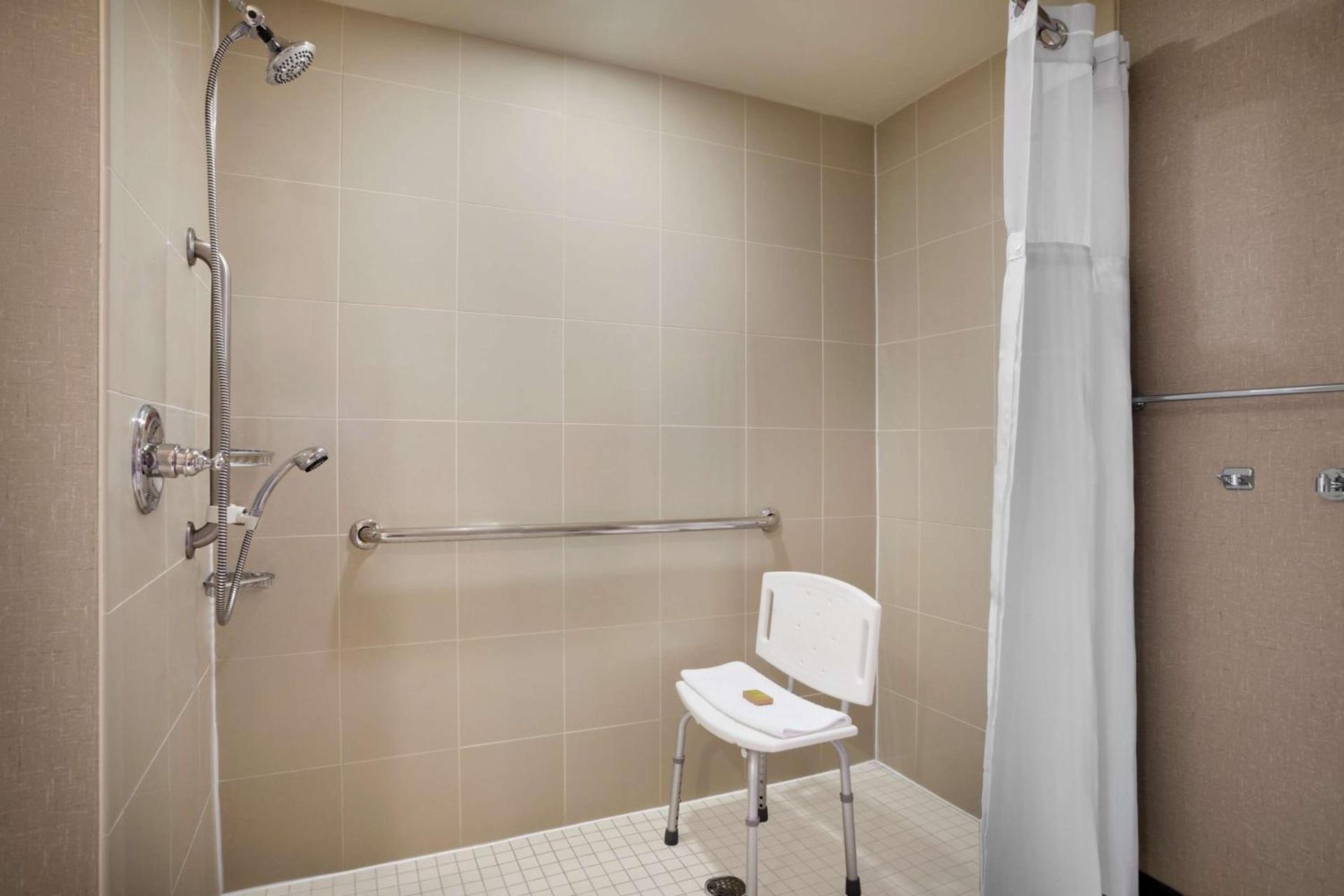 DoubleTree by Hilton Hotel Oklahoma City Airport photo 28