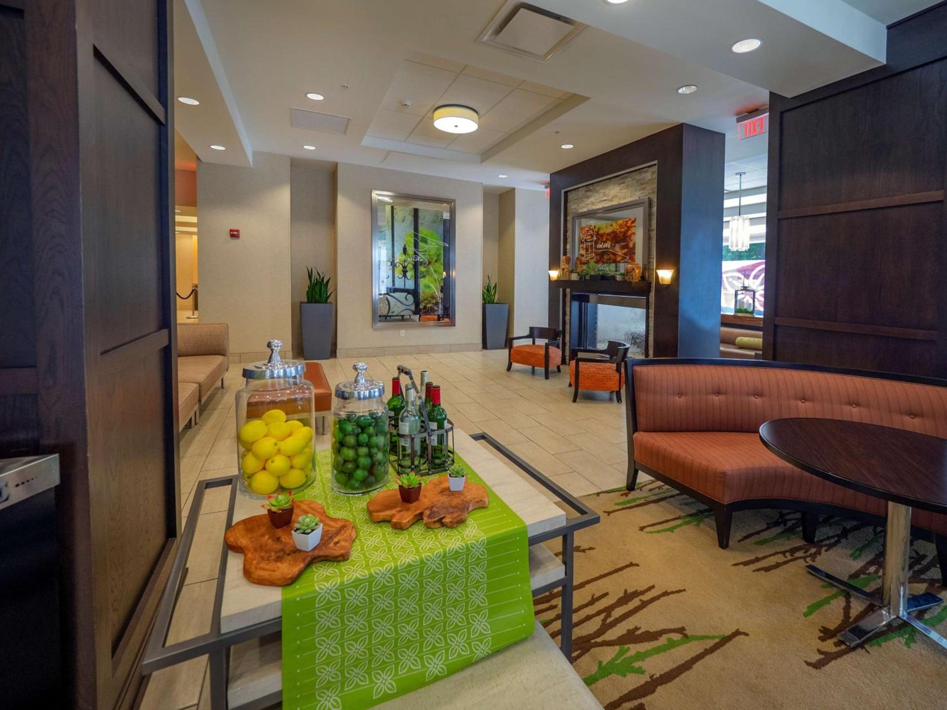 The Hilton Garden Inn Buffalo-Downtown photo 5
