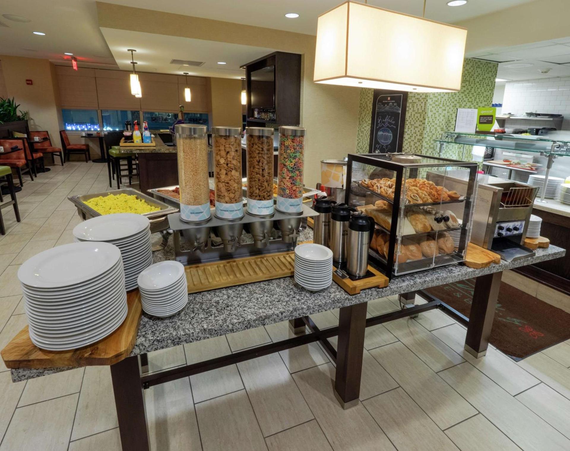 The Hilton Garden Inn Buffalo-Downtown photo 13