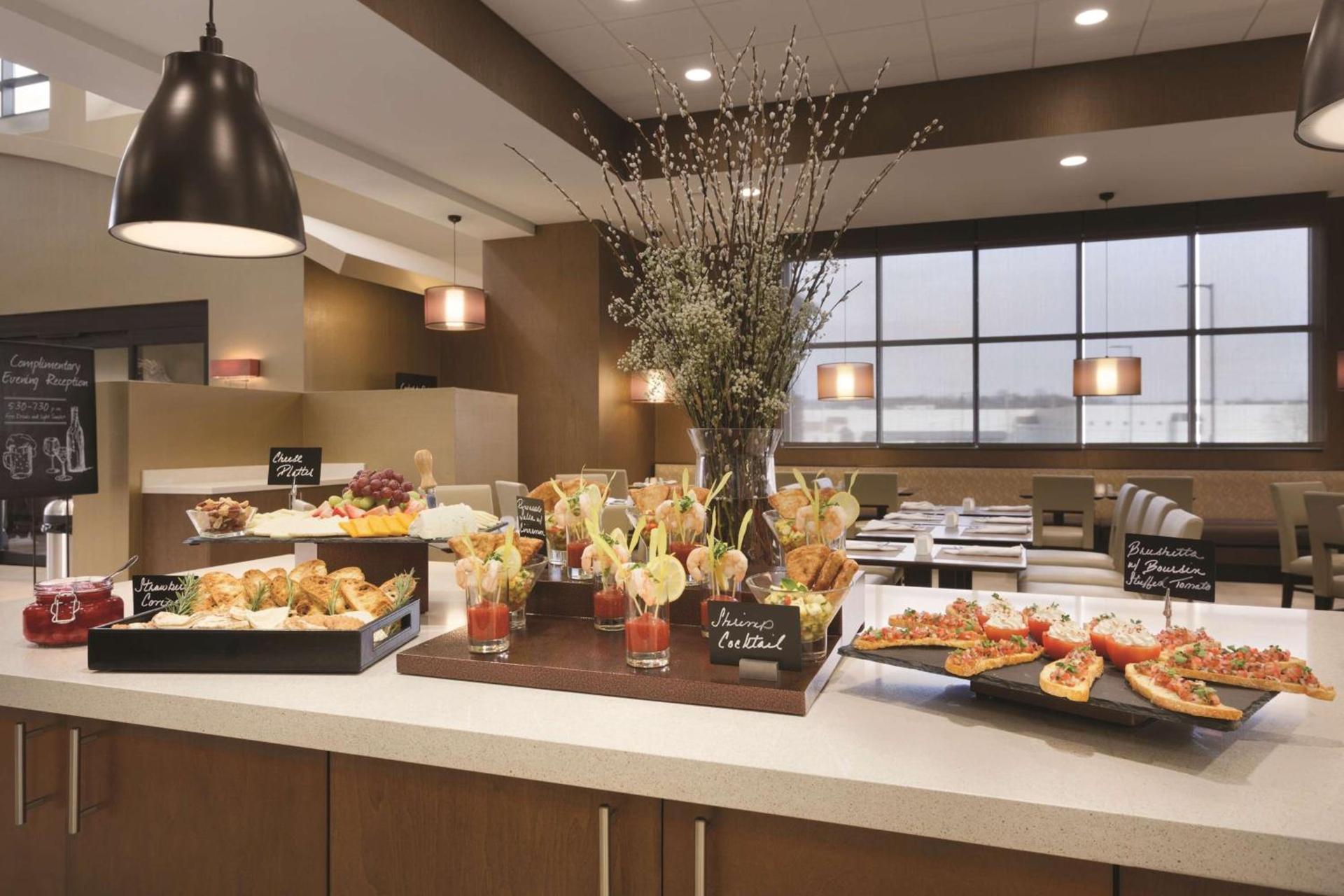 Embassy Suites by Hilton Akron Canton Airport photo 11