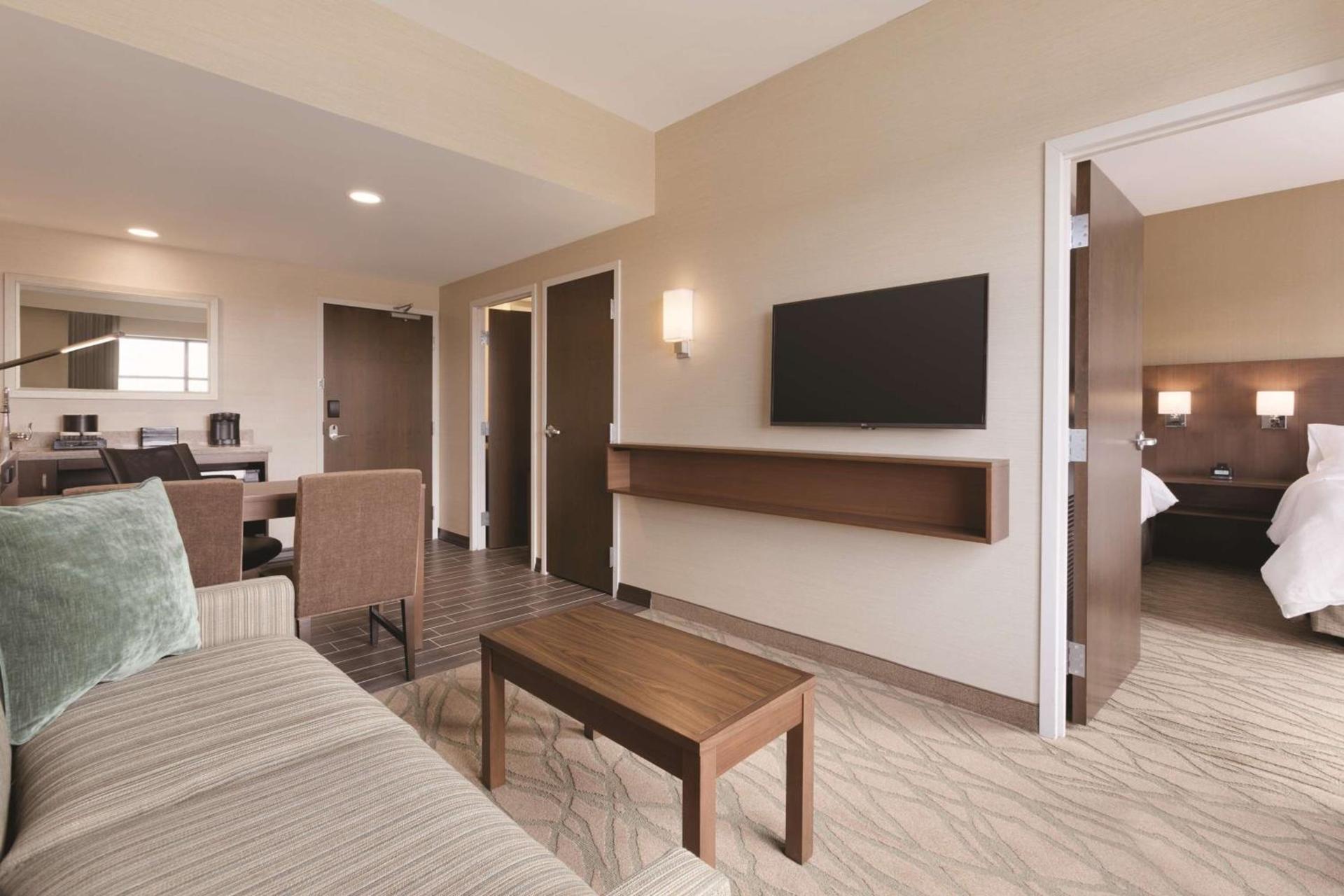 Embassy Suites by Hilton Akron Canton Airport photo 33