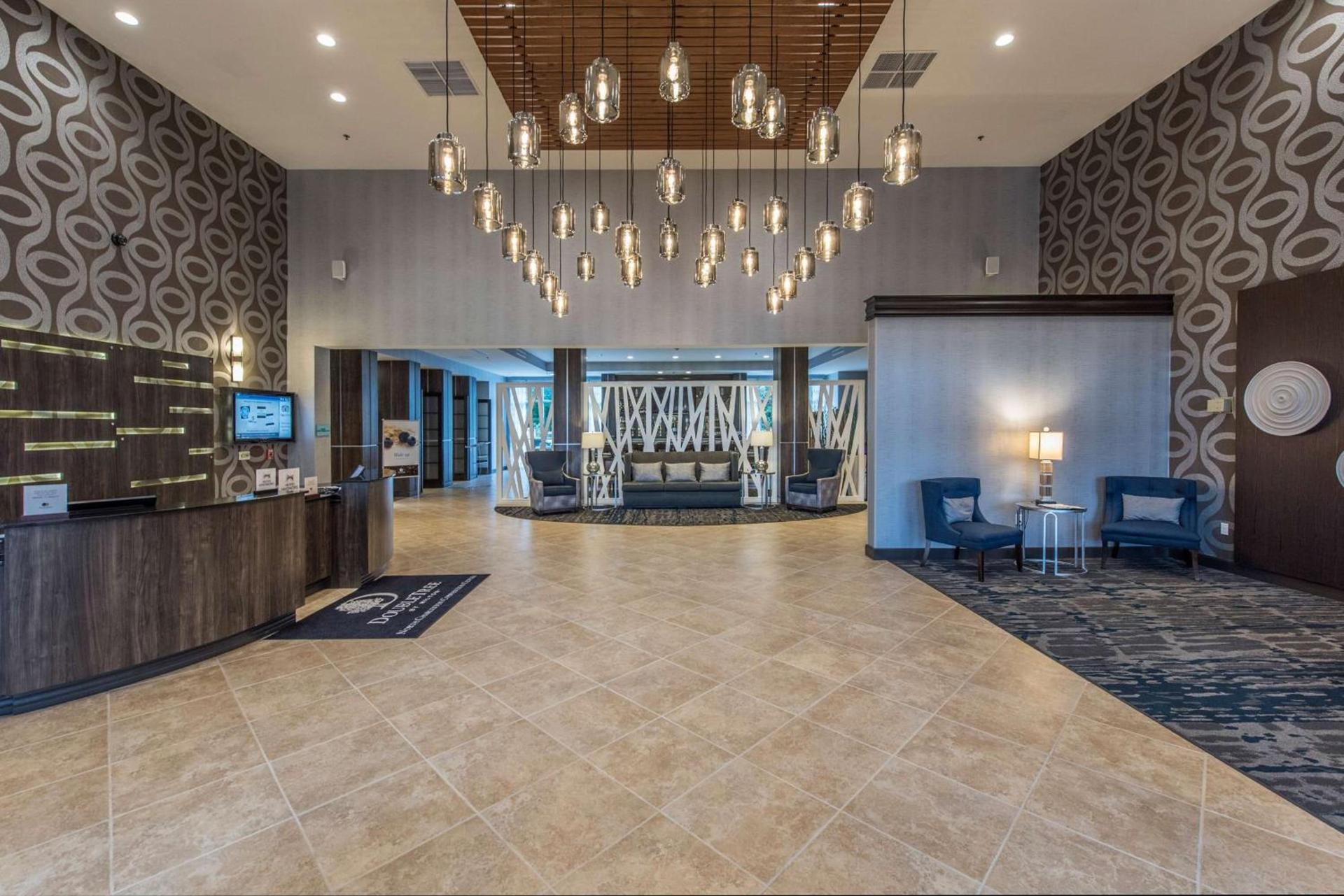DoubleTree by Hilton North Charleston - Convention Center photo 11