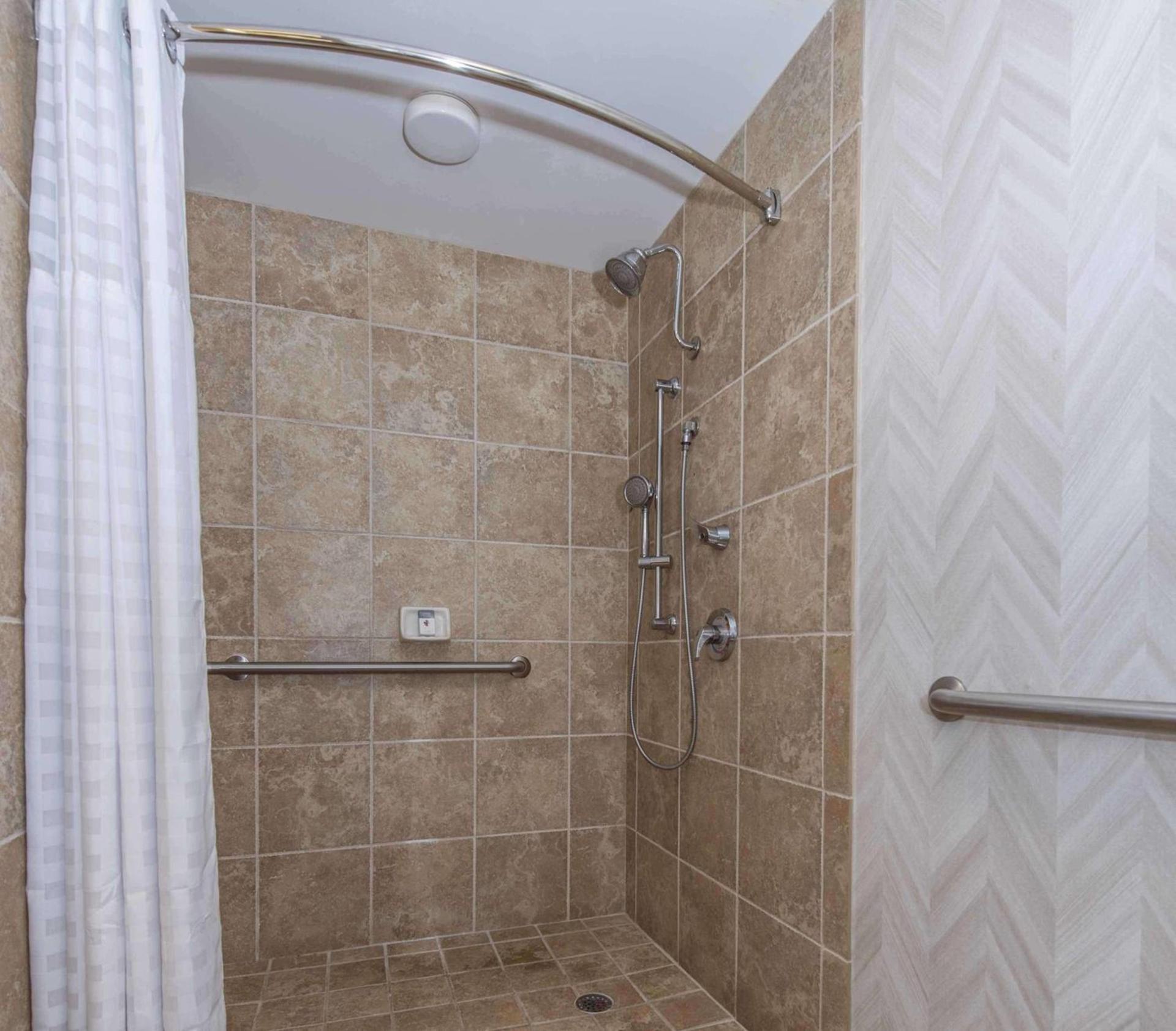 DoubleTree by Hilton North Charleston - Convention Center photo 29