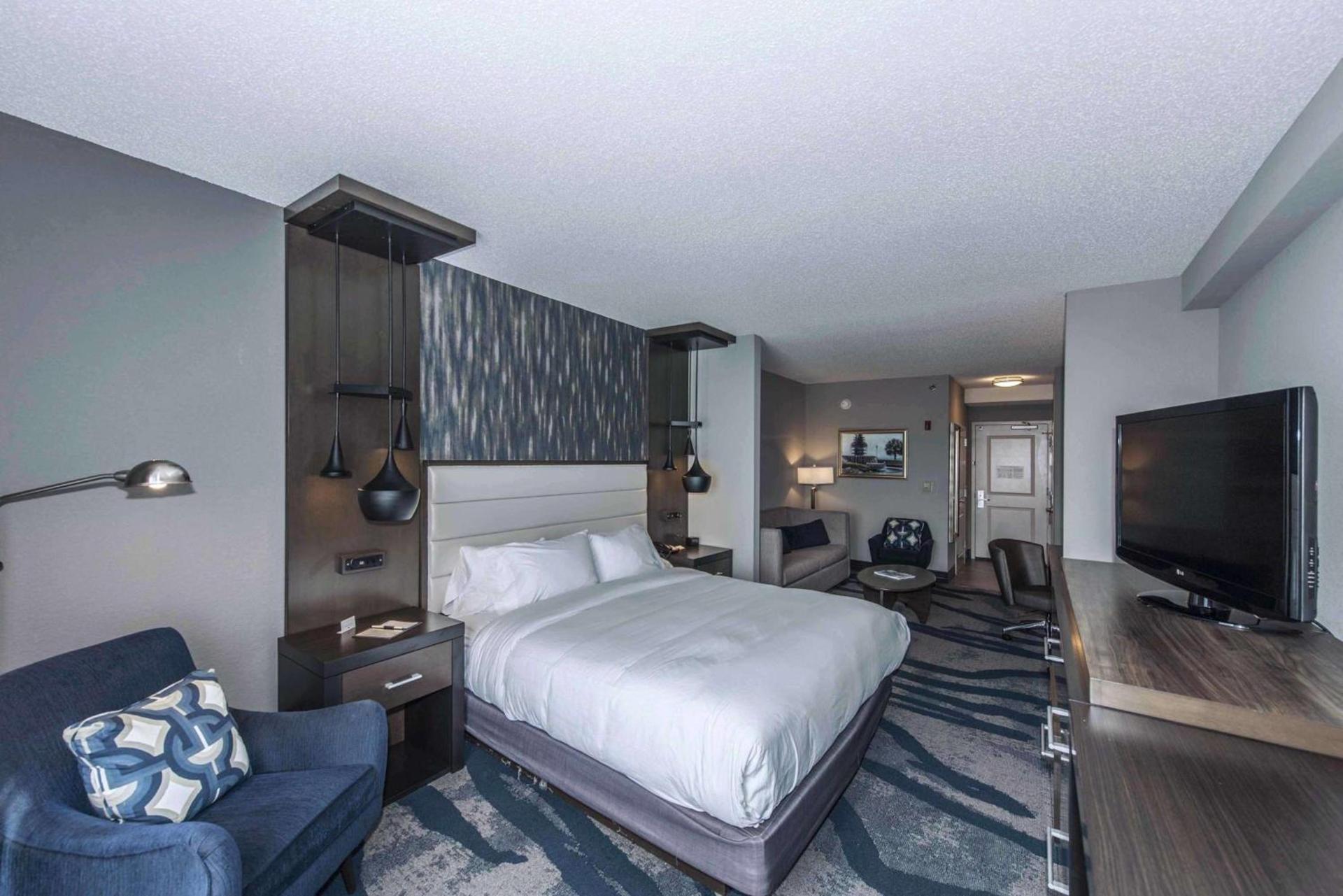 DoubleTree by Hilton North Charleston - Convention Center photo 31