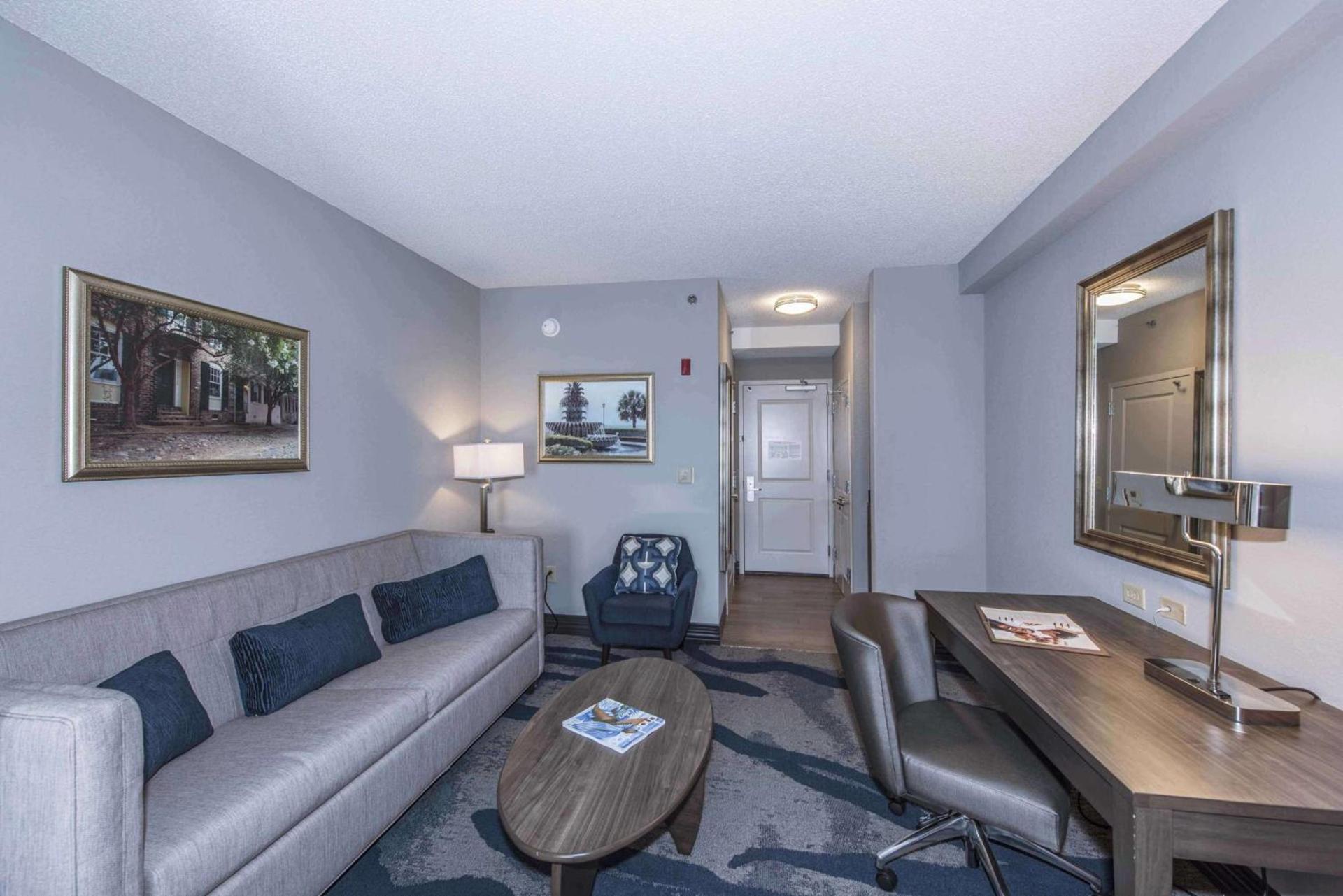 DoubleTree by Hilton North Charleston - Convention Center photo 35