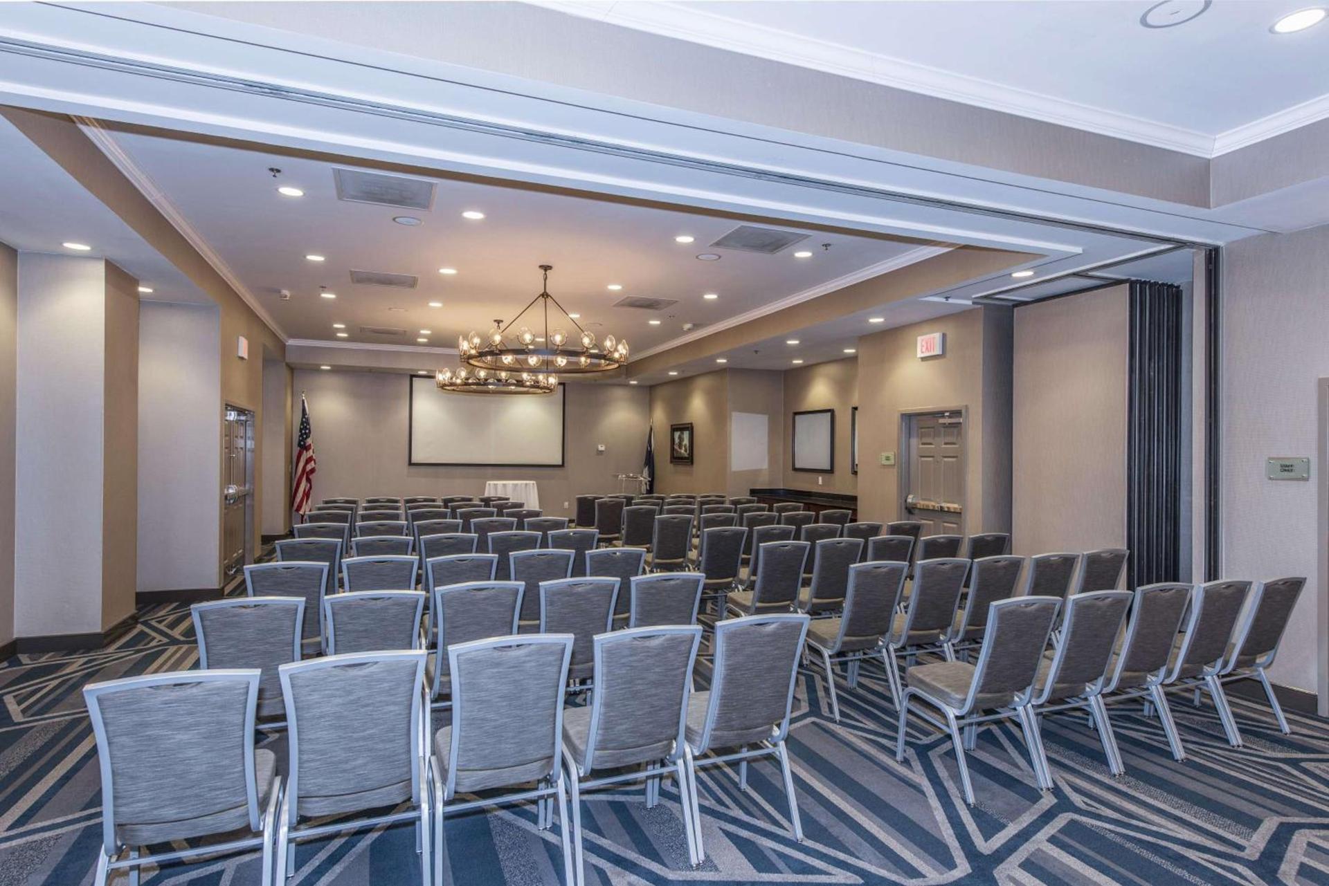 DoubleTree by Hilton North Charleston - Convention Center photo 37