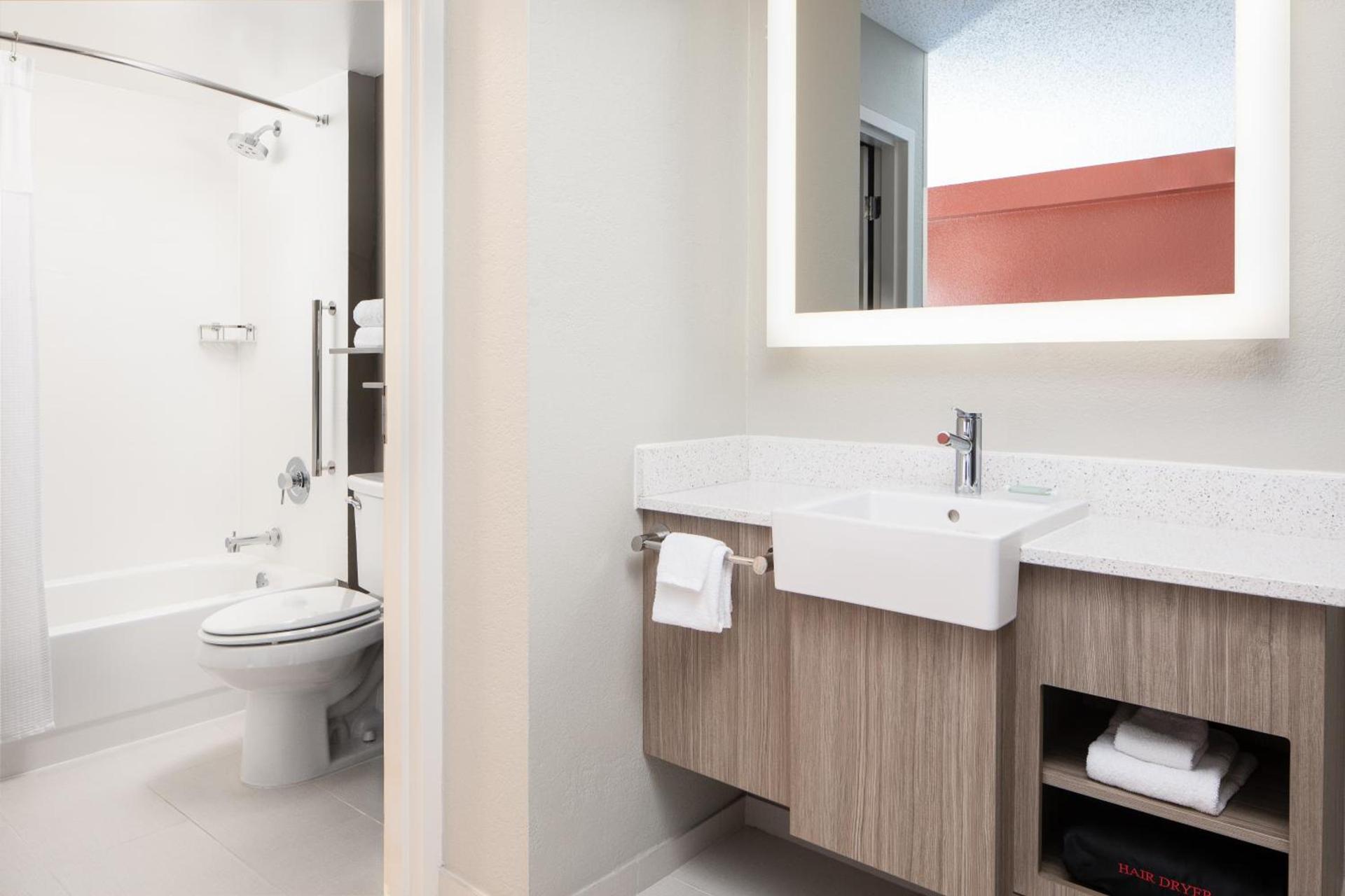SpringHill Suites by Marriott Dallas Downtown / West End photo 29