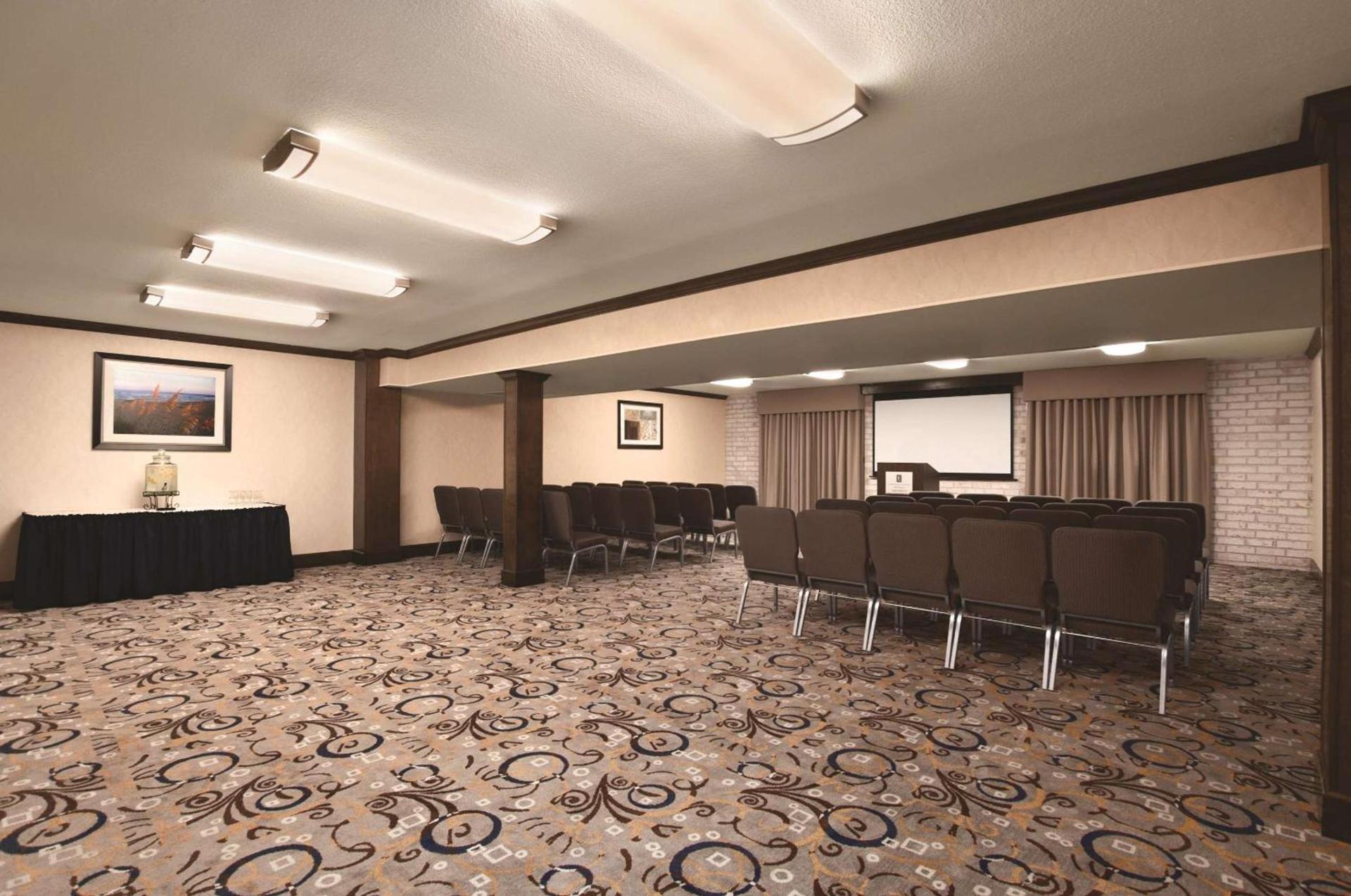 Embassy Suites Corpus Christi photo 33