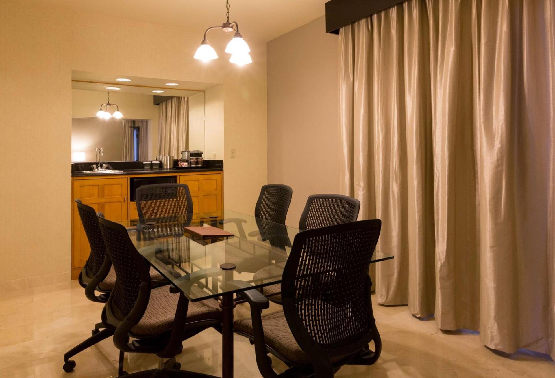 Doubletree by Hilton McAllen photo 7