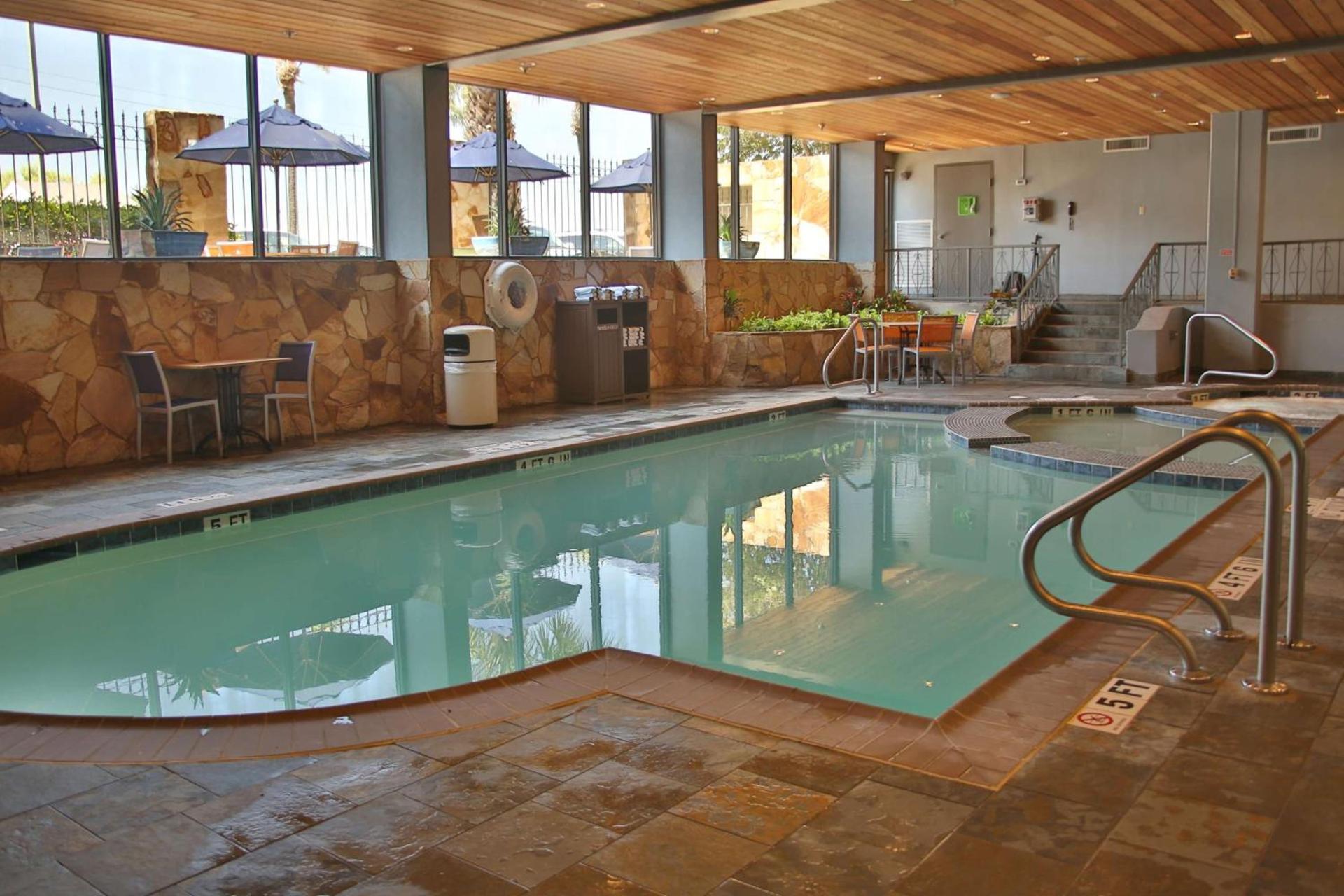 Doubletree by Hilton McAllen photo 11