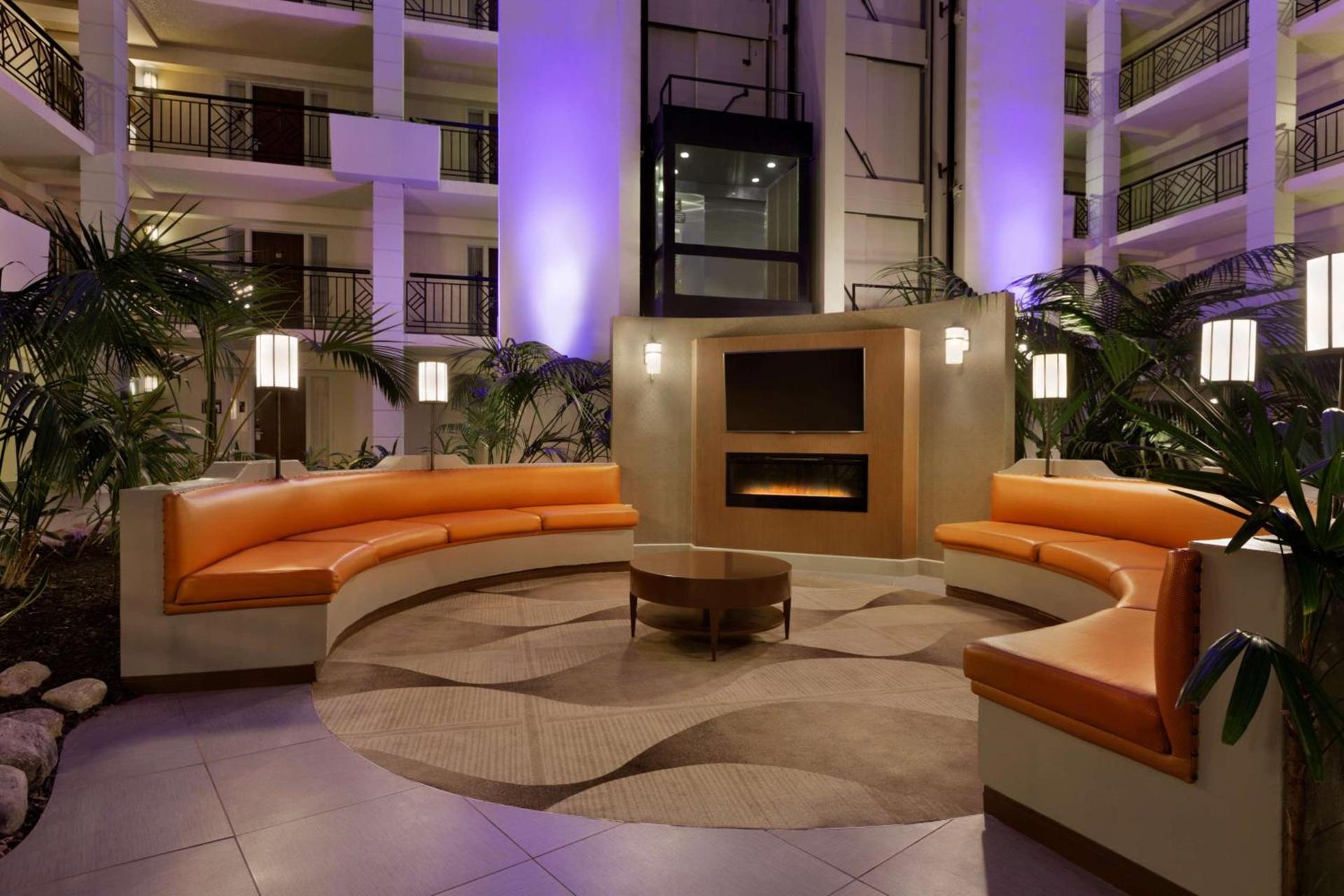 Embassy Suites by Hilton Piscataway Somerset photo 3