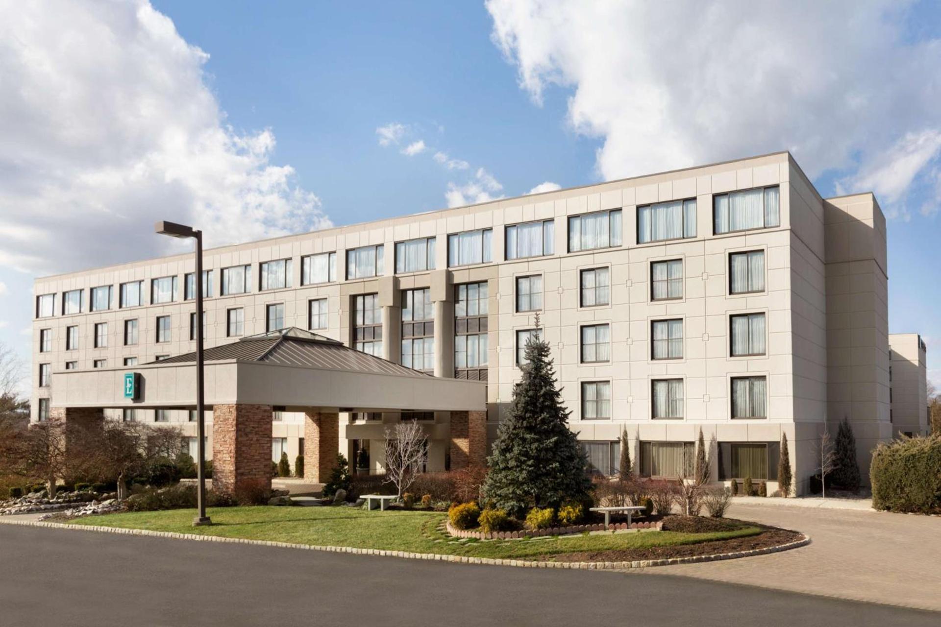 Embassy Suites by Hilton Piscataway Somerset photo 1