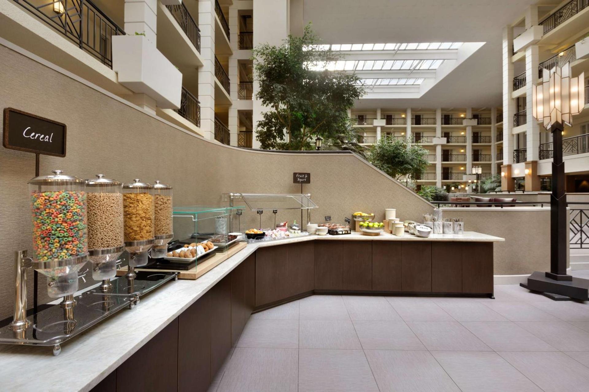 Embassy Suites by Hilton Piscataway Somerset photo 10