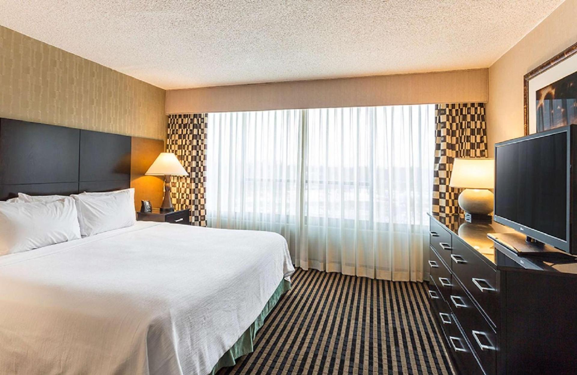 Embassy Suites by Hilton Piscataway Somerset photo 13