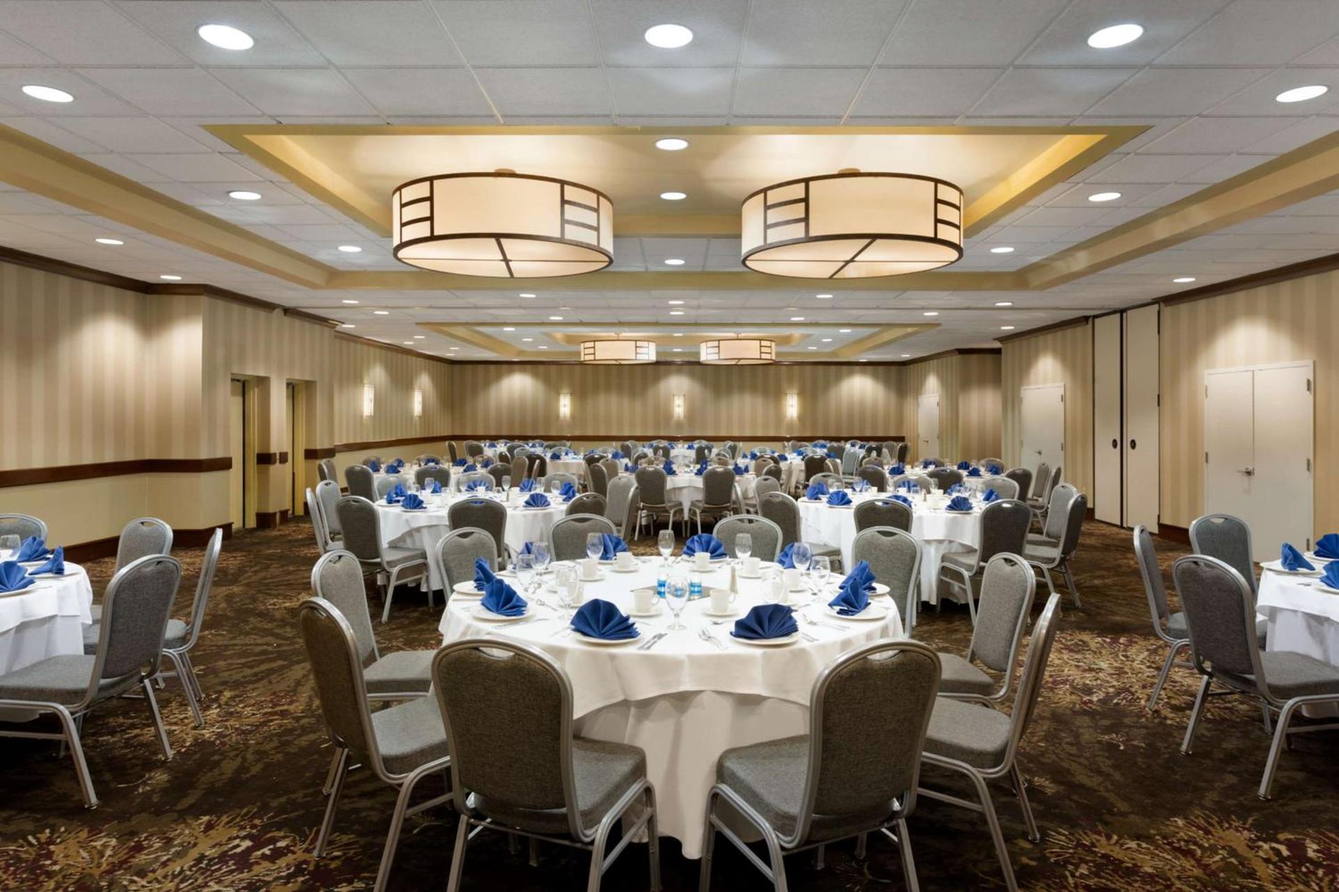Embassy Suites by Hilton Piscataway Somerset photo 31