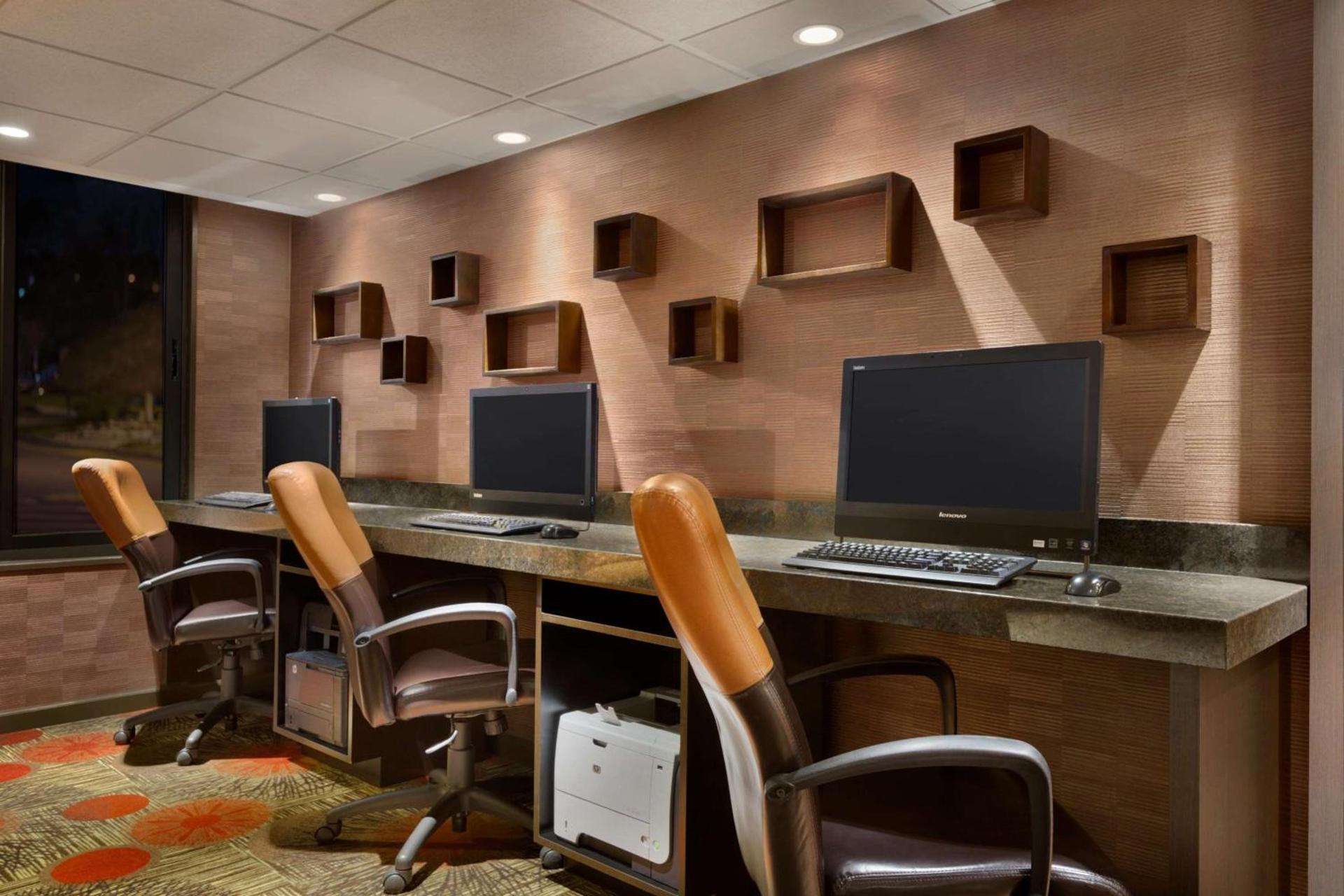 Embassy Suites by Hilton Piscataway Somerset photo 38