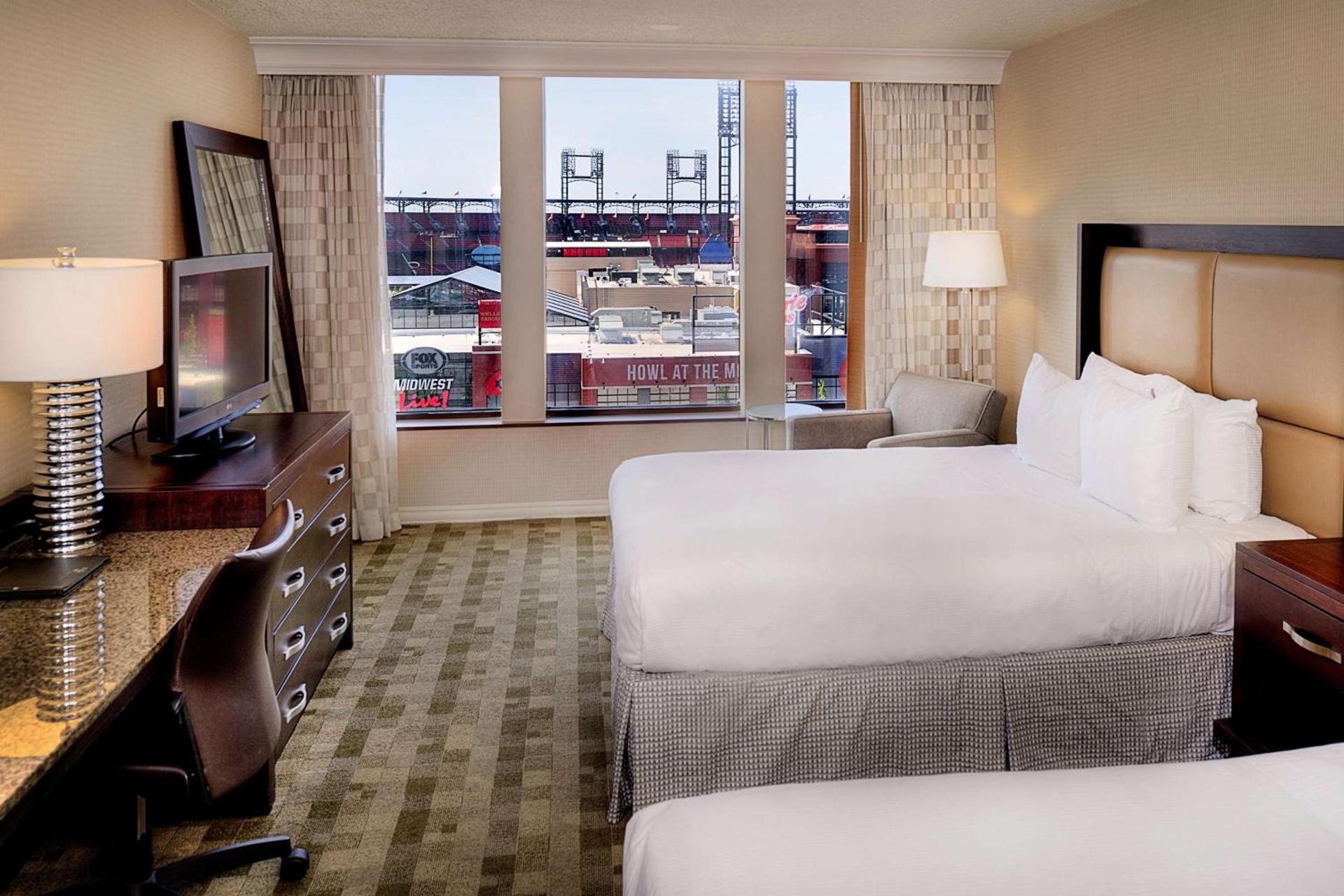Hilton St. Louis at the Ballpark photo 27
