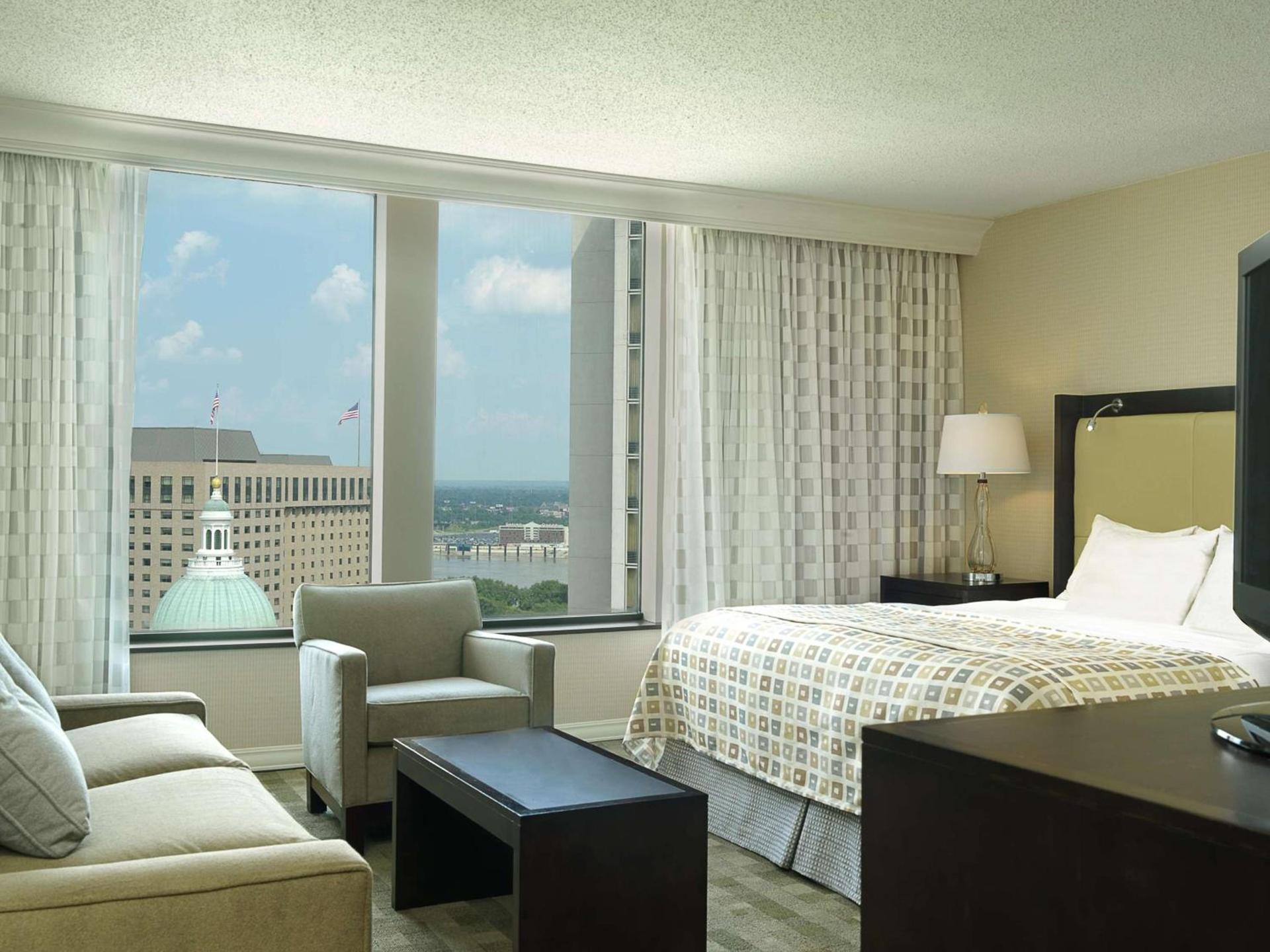 Hilton St. Louis at the Ballpark photo 30