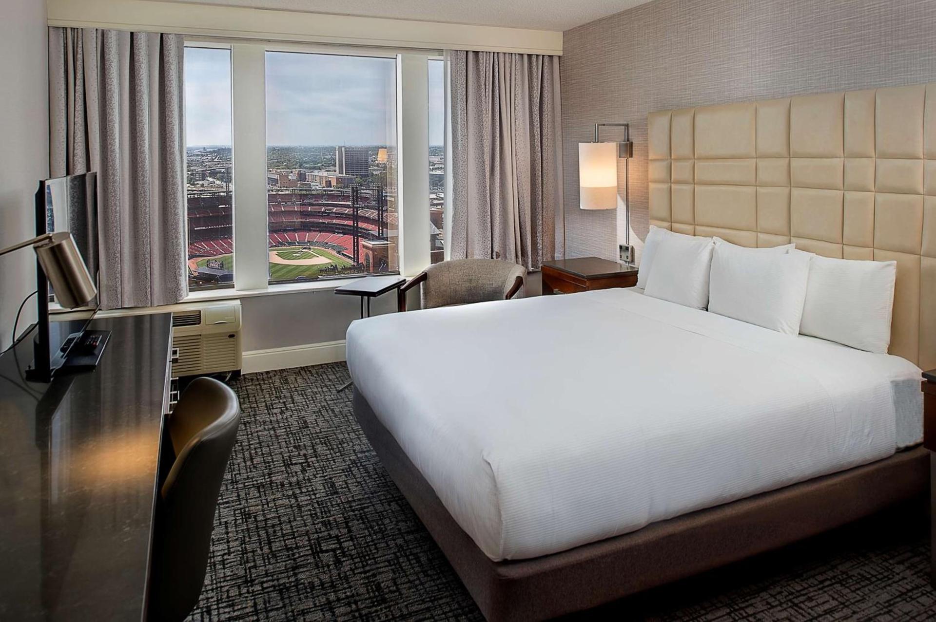 Hilton St. Louis at the Ballpark photo 45