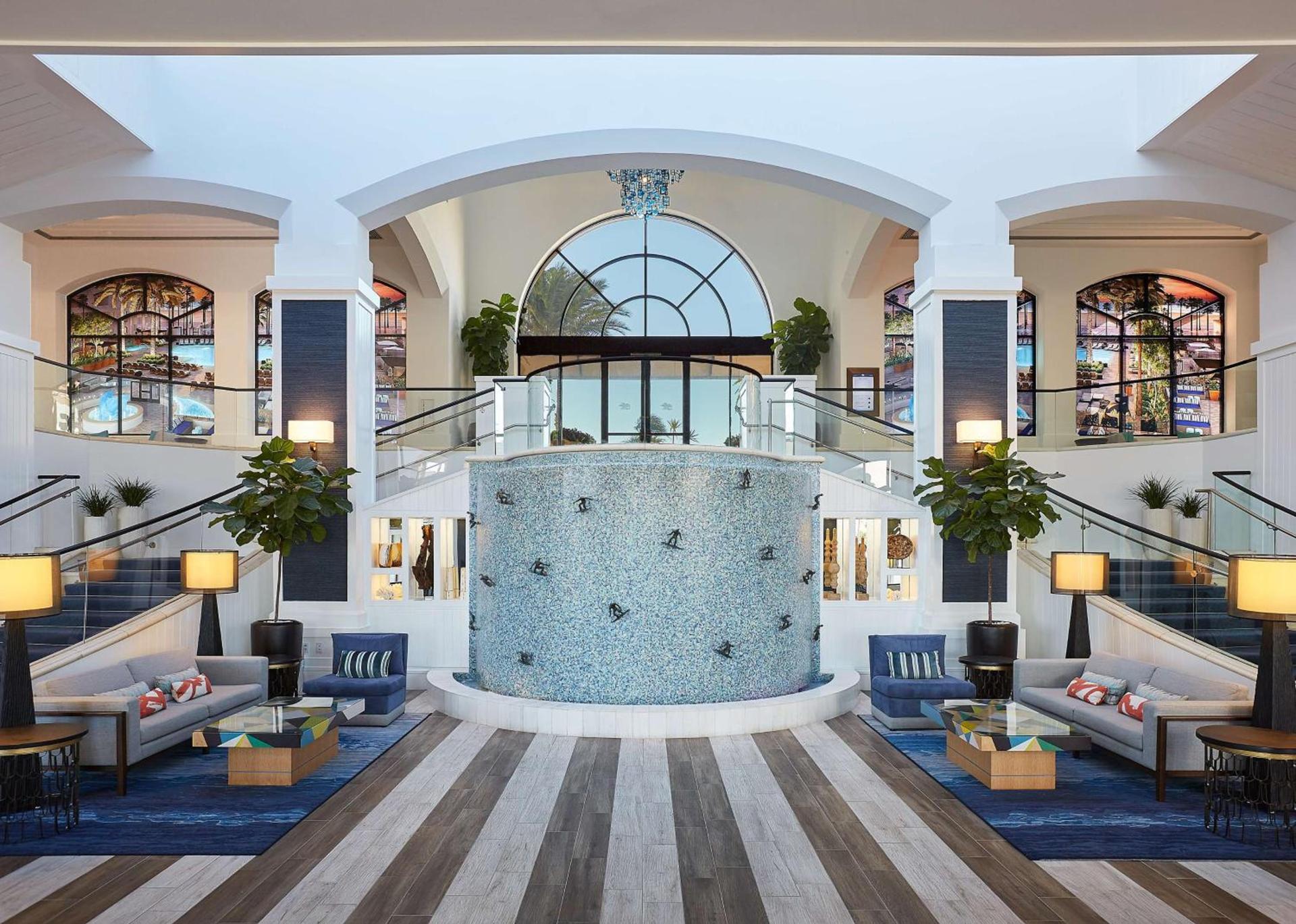 The Waterfront Beach Resort, A Hilton Hotel photo 9