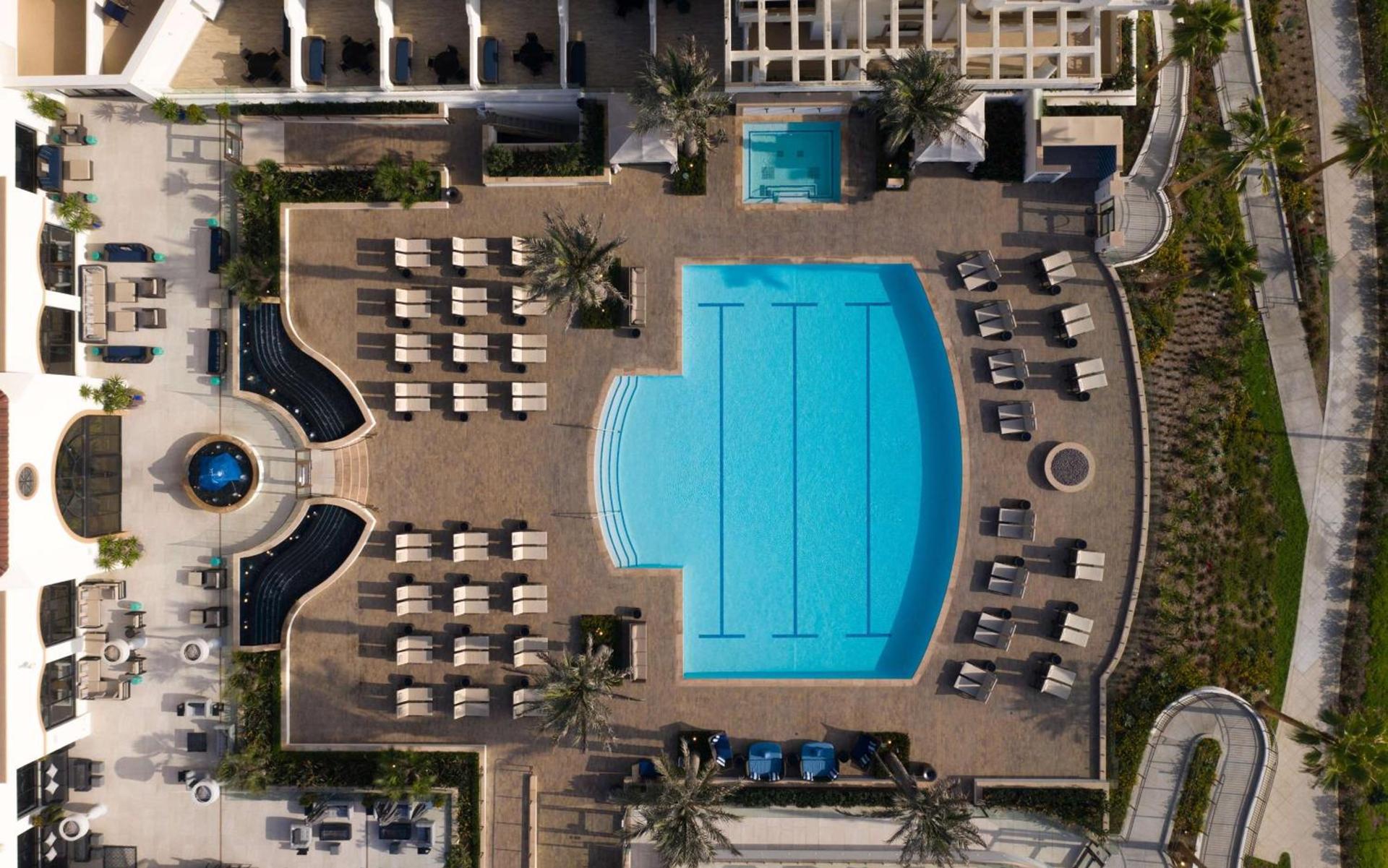 The Waterfront Beach Resort, A Hilton Hotel photo 13