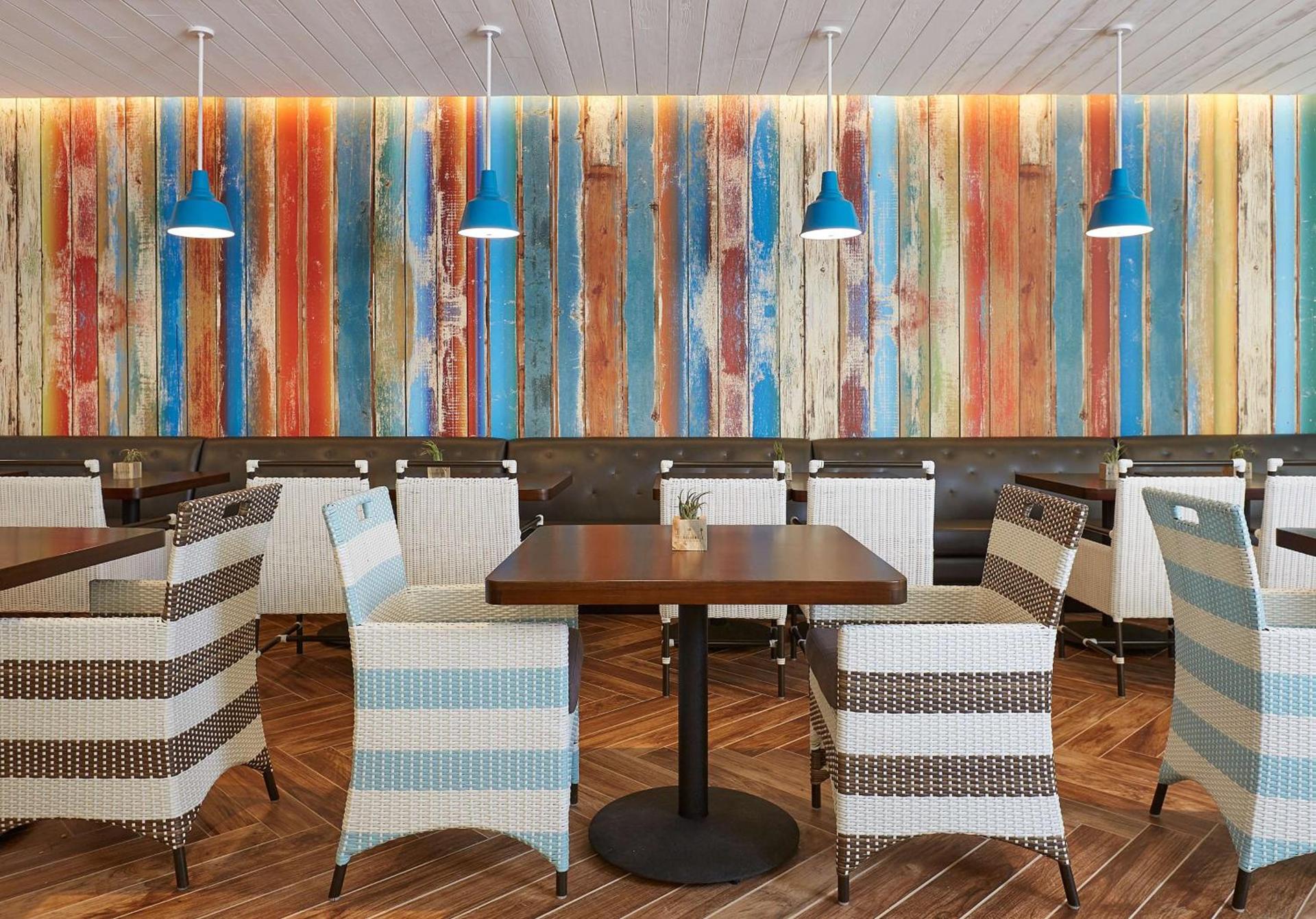 The Waterfront Beach Resort, A Hilton Hotel photo 20