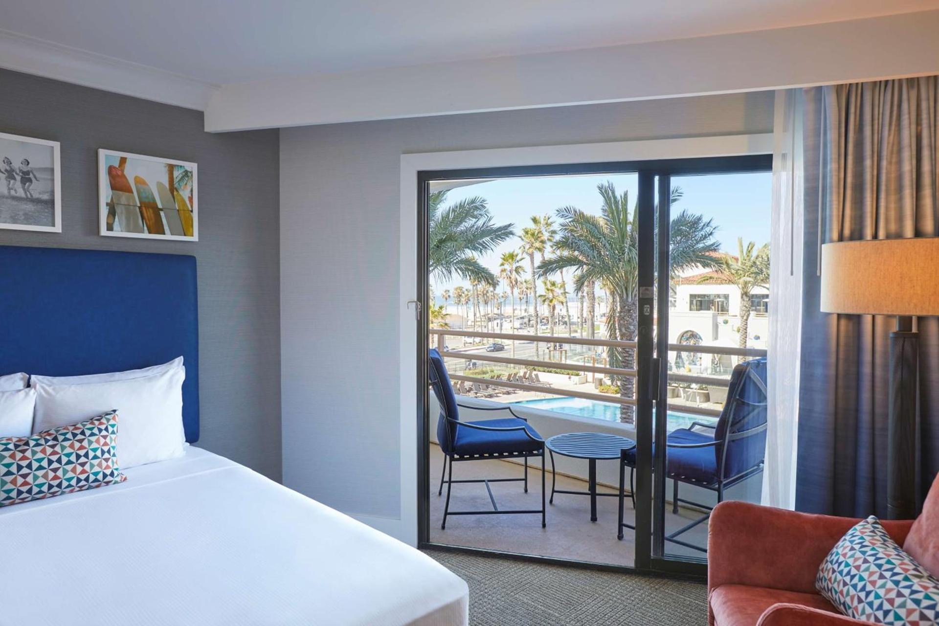 The Waterfront Beach Resort, A Hilton Hotel photo 51