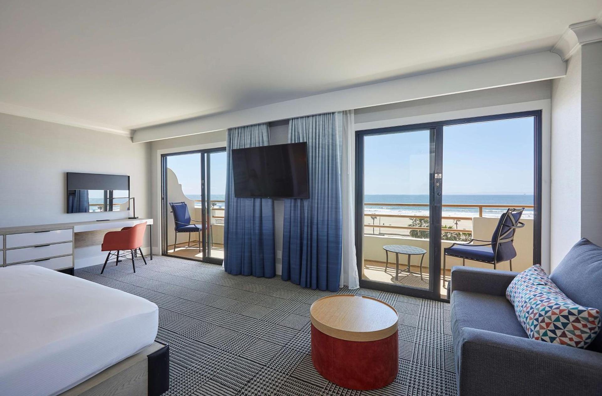 The Waterfront Beach Resort, A Hilton Hotel photo 52