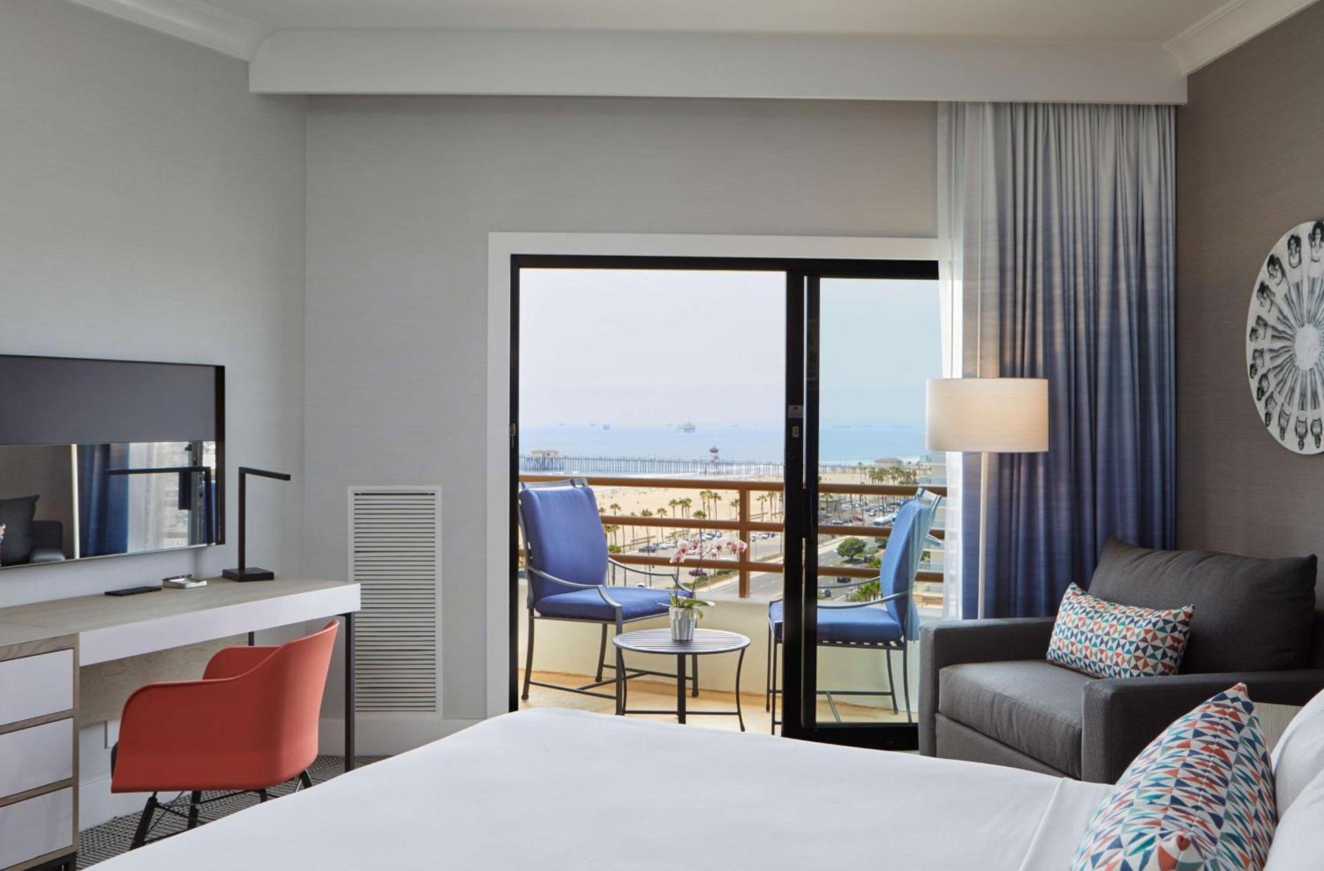 The Waterfront Beach Resort, A Hilton Hotel photo 56