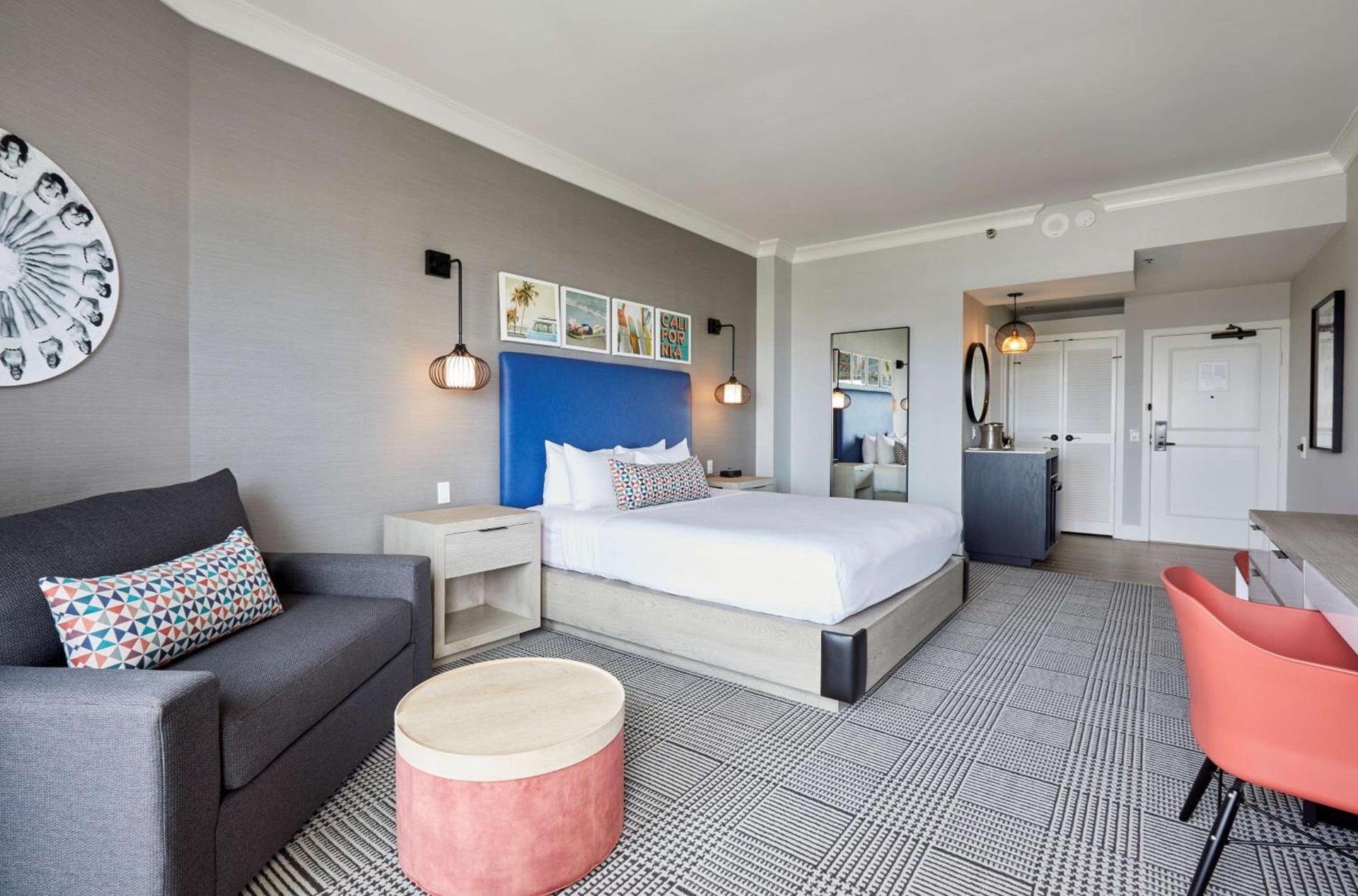 The Waterfront Beach Resort, A Hilton Hotel photo 60