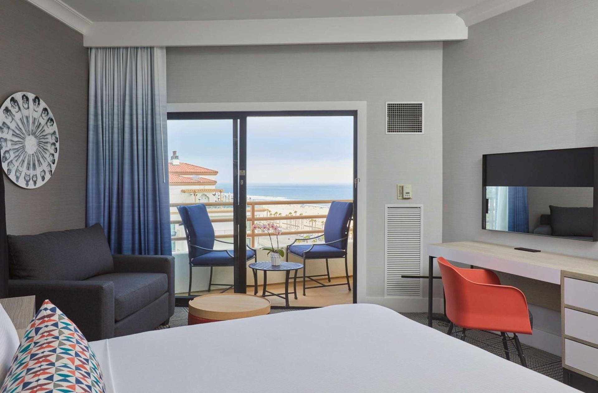 The Waterfront Beach Resort, A Hilton Hotel photo 64