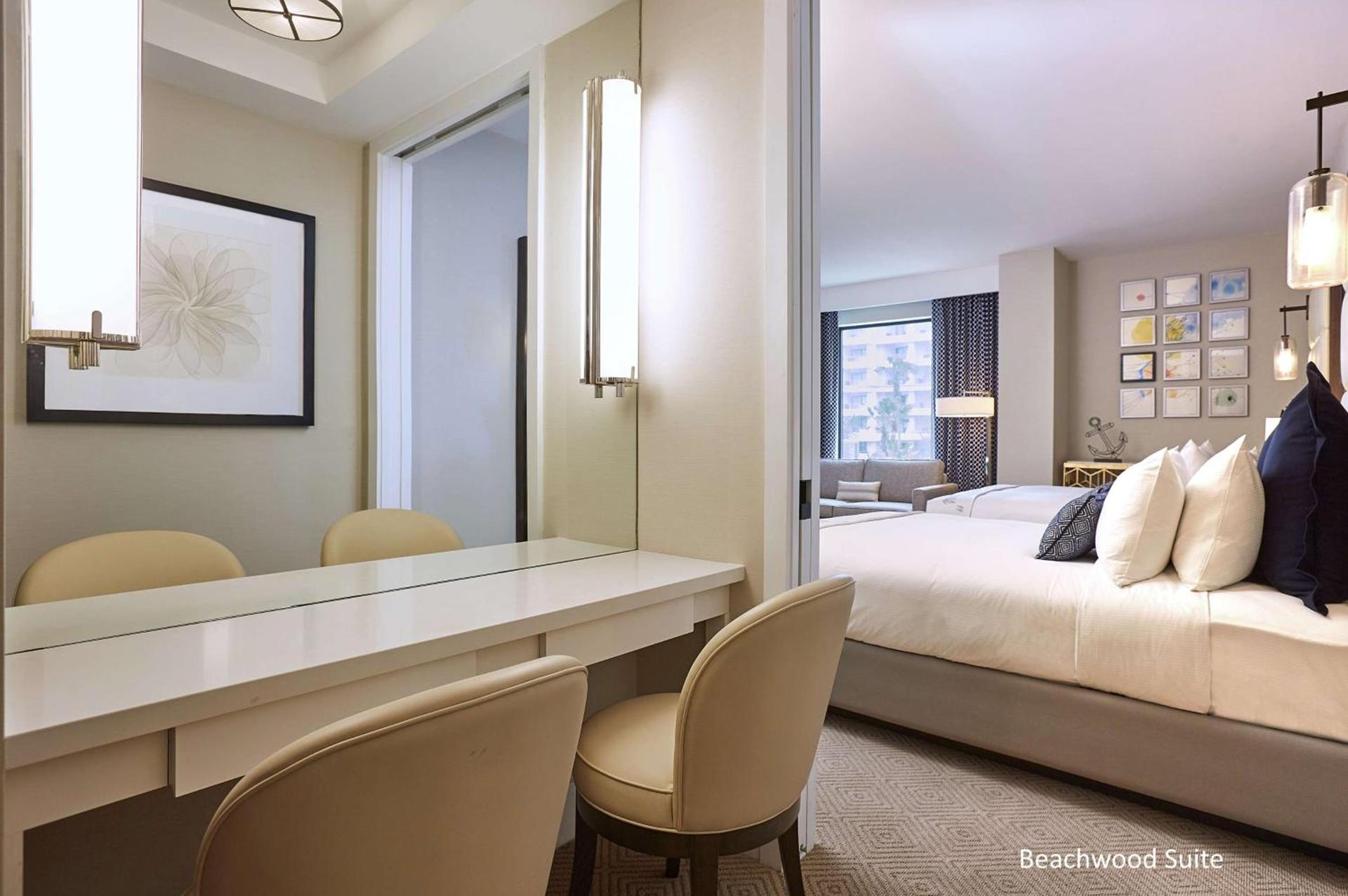 The Waterfront Beach Resort, A Hilton Hotel photo 71