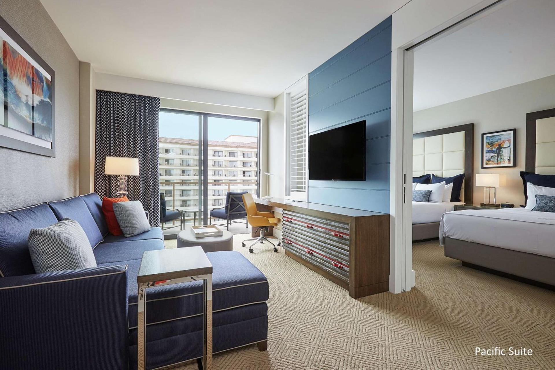 The Waterfront Beach Resort, A Hilton Hotel photo 79