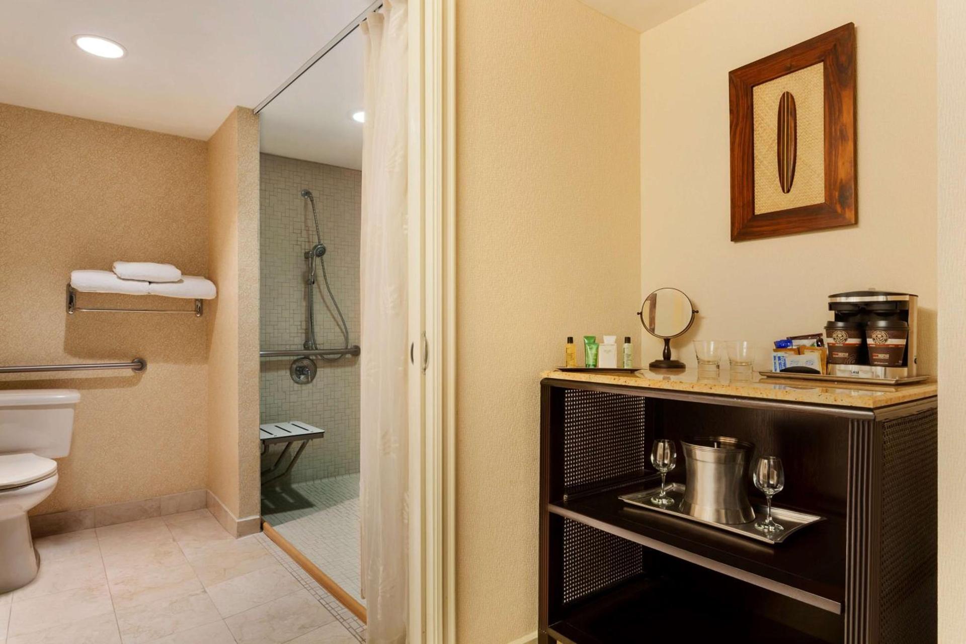 The Waterfront Beach Resort, A Hilton Hotel photo 90