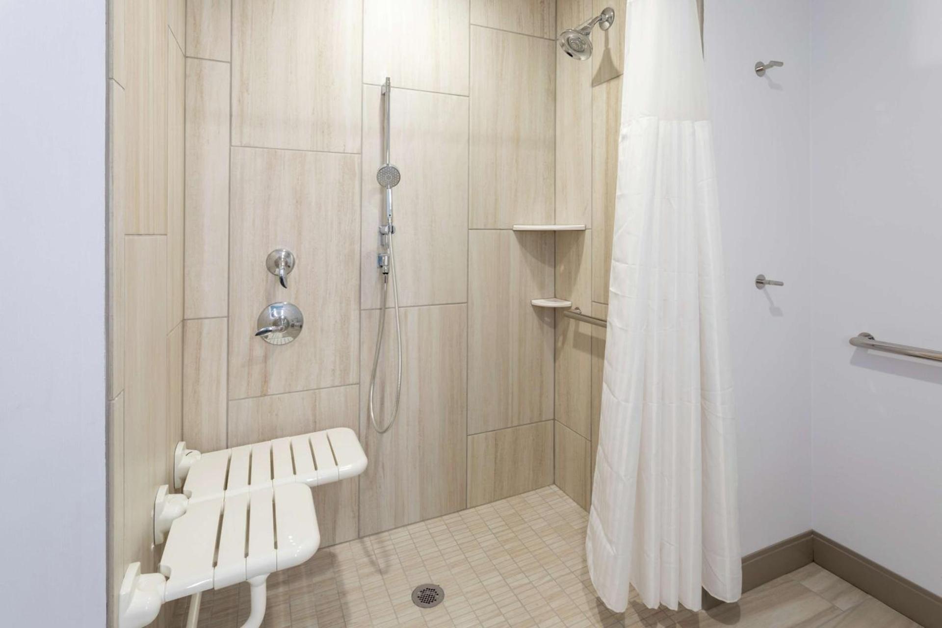 Hilton Garden Inn St. Cloud, Mn photo 13