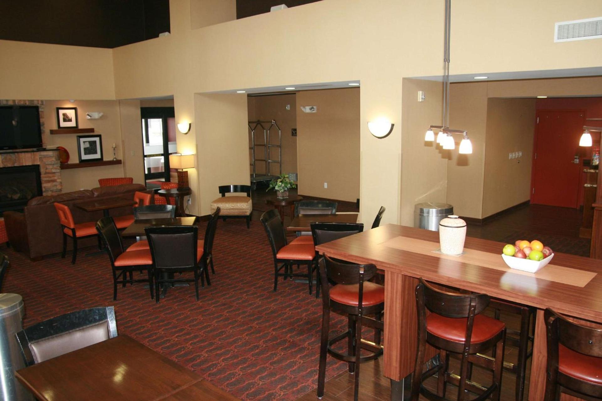 Hampton Inn & Suites Aberdeen photo 5
