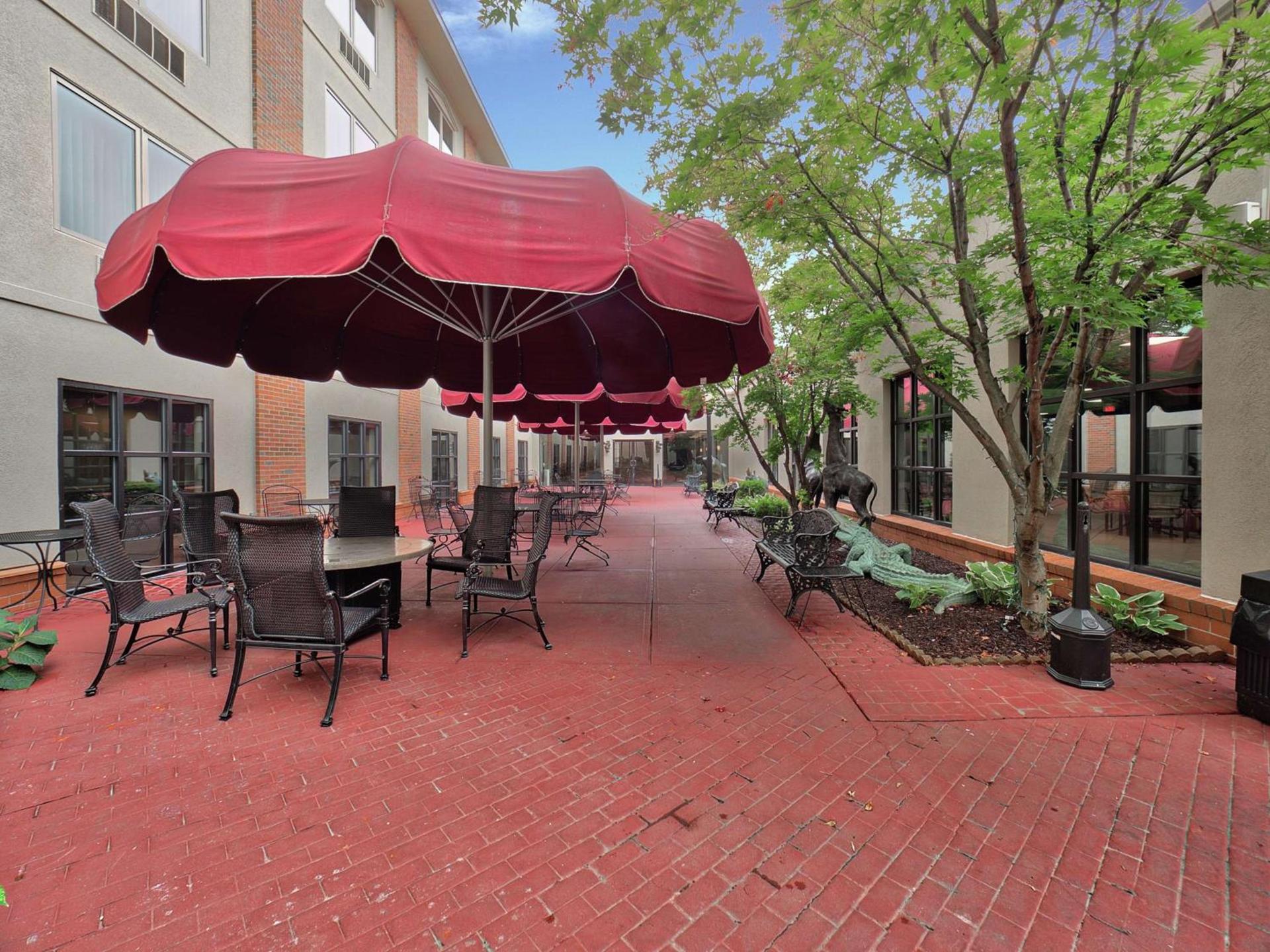 DoubleTree by Hilton Bloomington photo 95