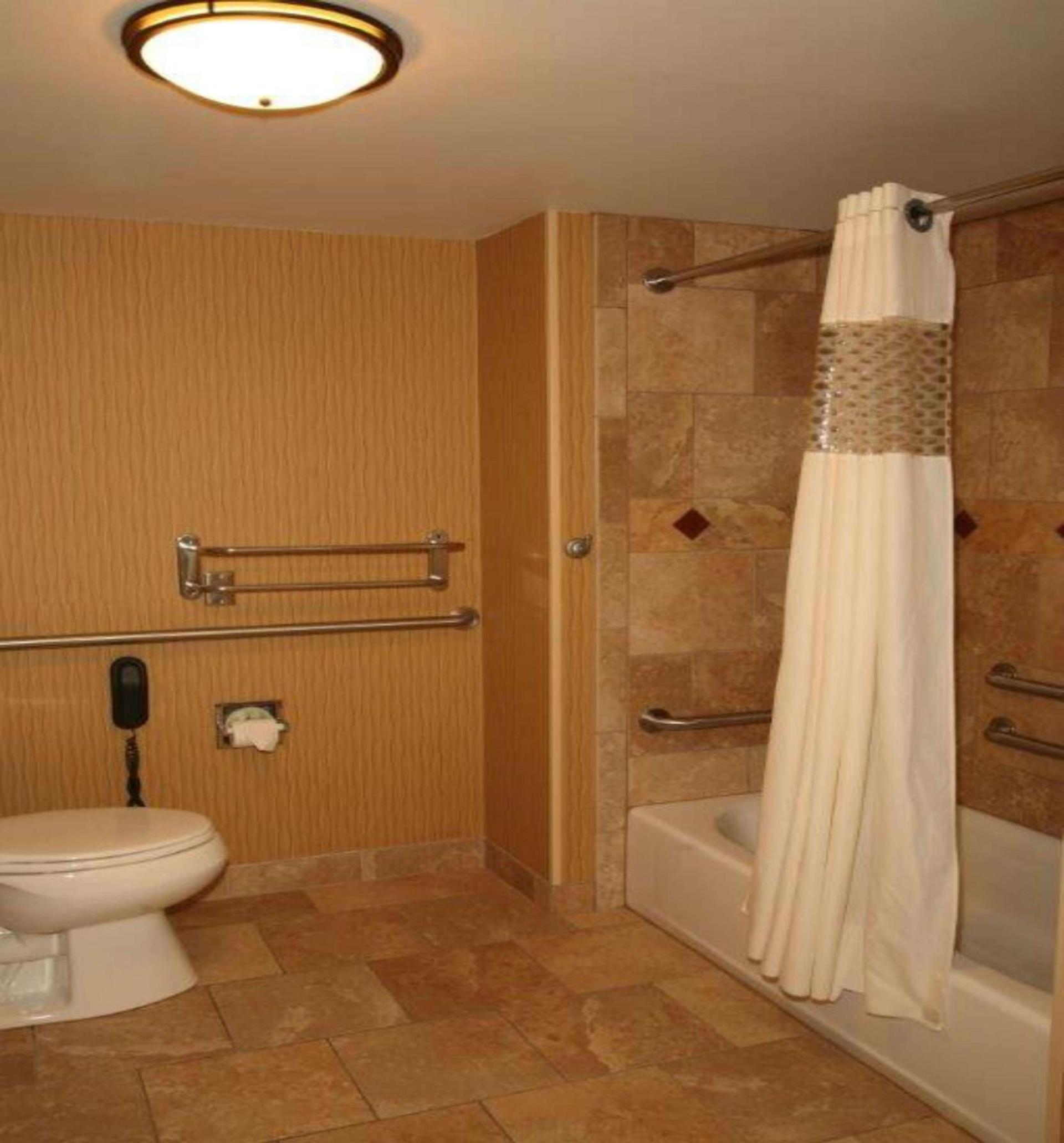 Hampton Inn & Suites Aberdeen photo 16