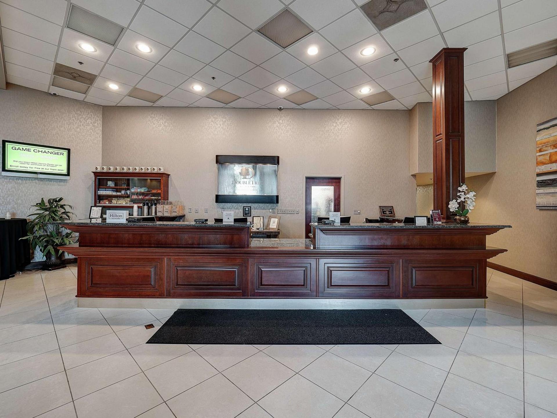 DoubleTree by Hilton Bloomington photo 3