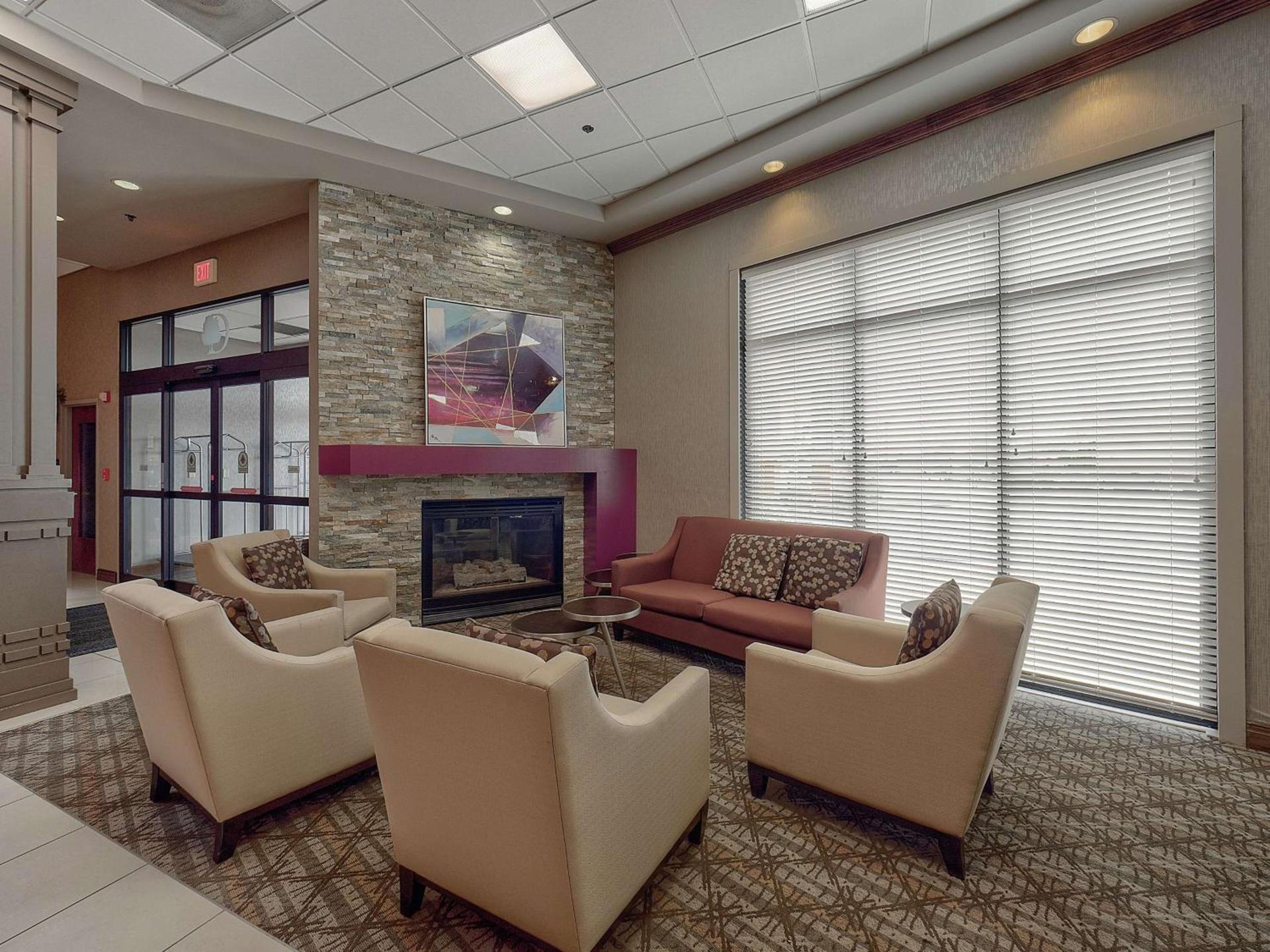 DoubleTree by Hilton Bloomington photo 96