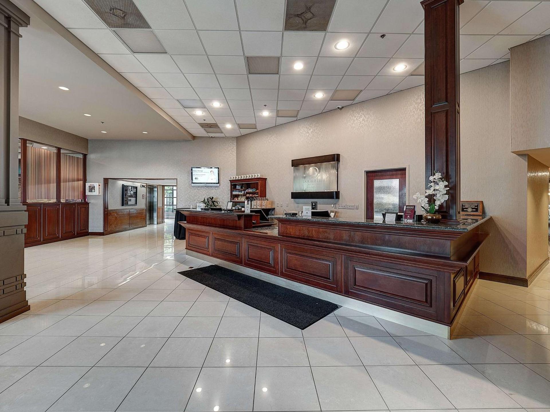 DoubleTree by Hilton Bloomington photo 5