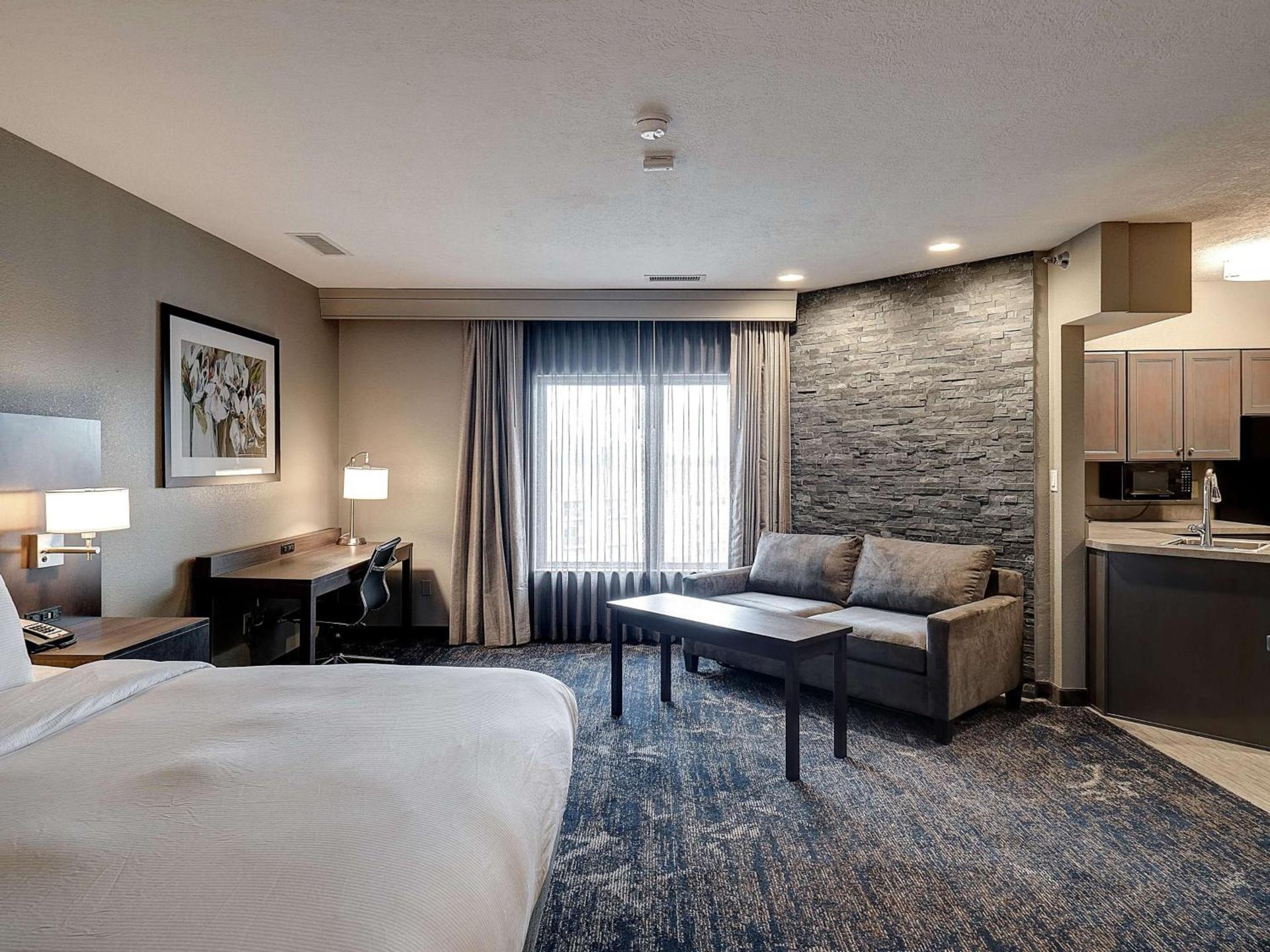 DoubleTree by Hilton Bloomington photo 8