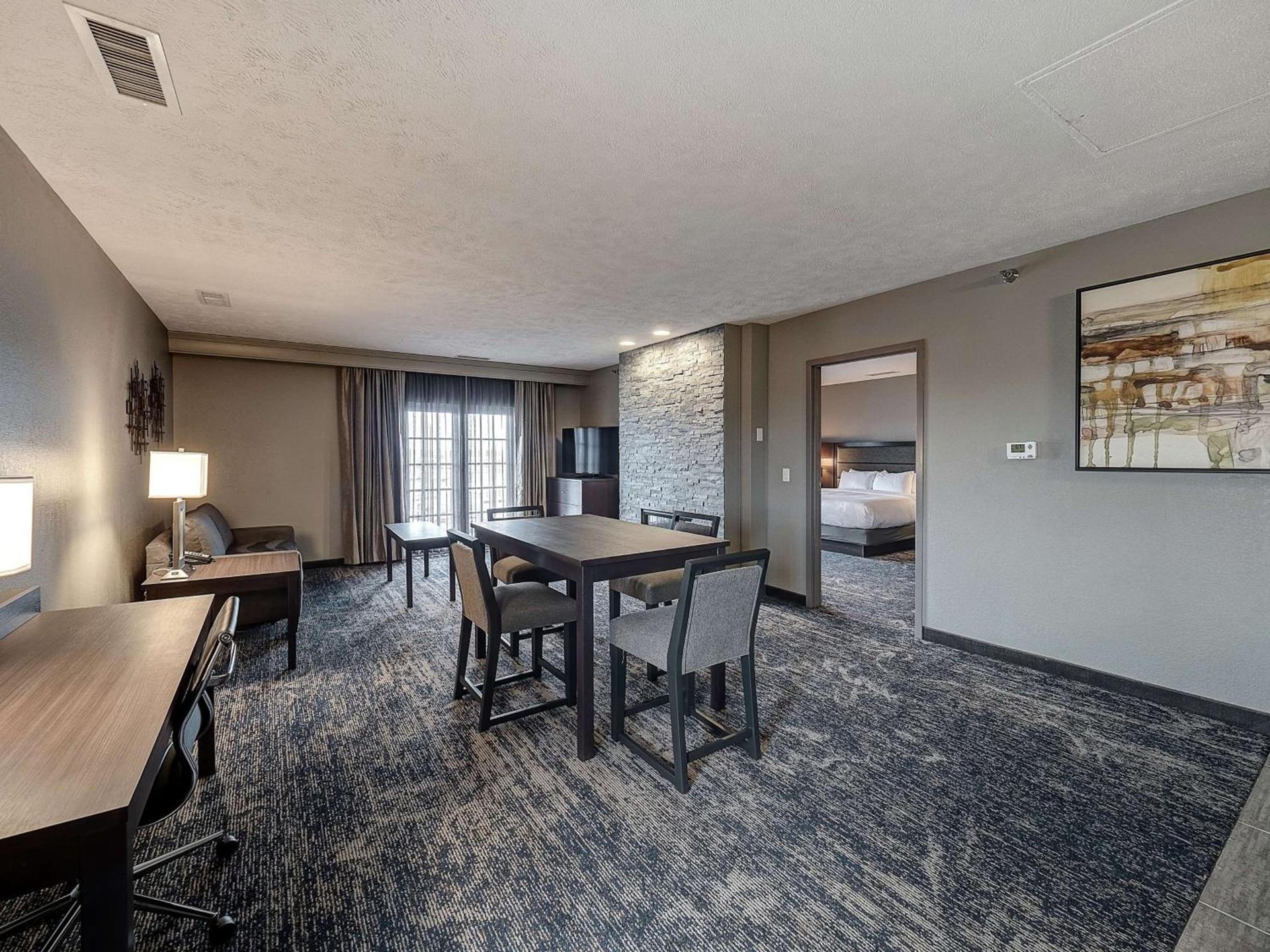 DoubleTree by Hilton Bloomington photo 21