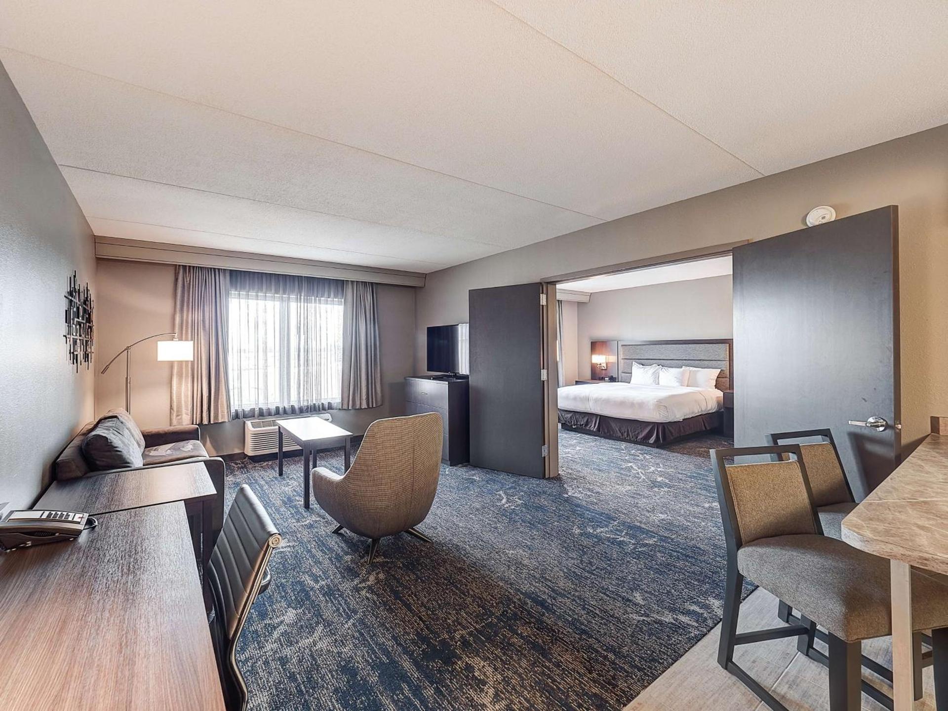 DoubleTree by Hilton Bloomington photo 23