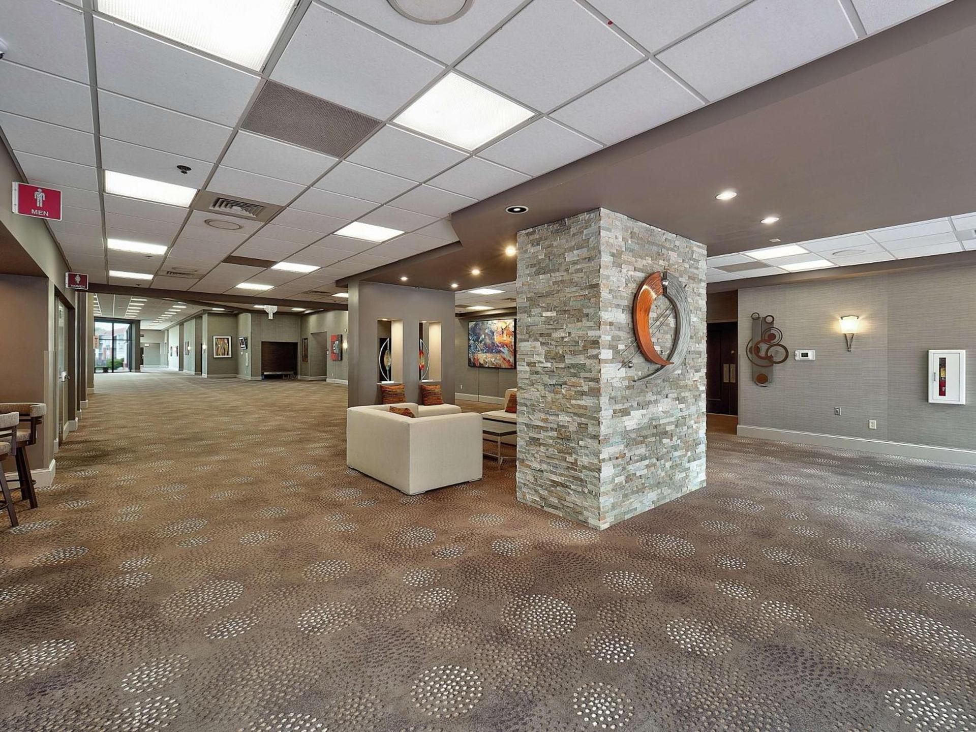 DoubleTree by Hilton Bloomington photo 39