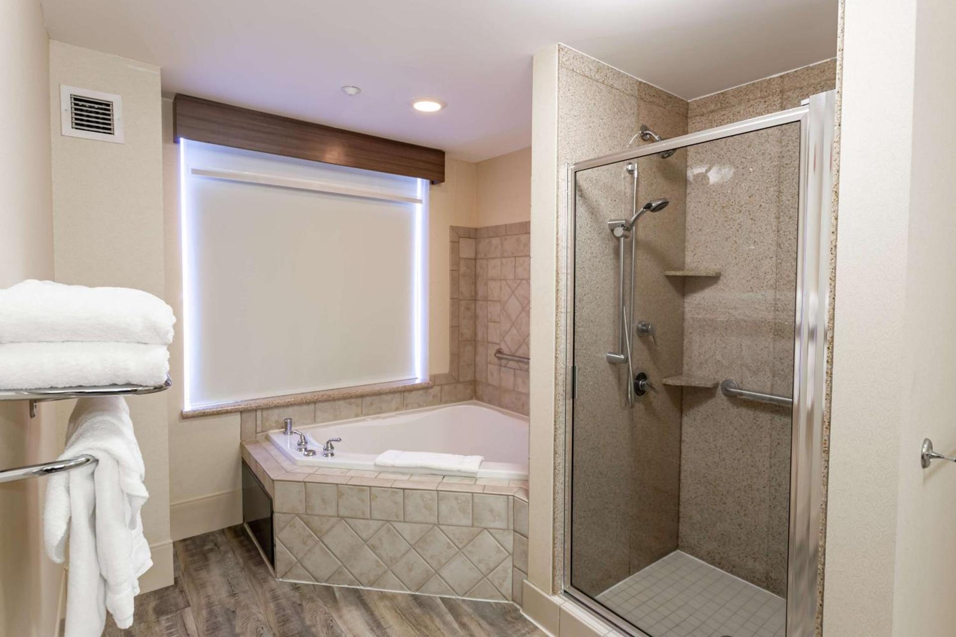 Hilton Garden Inn Wooster photo 21