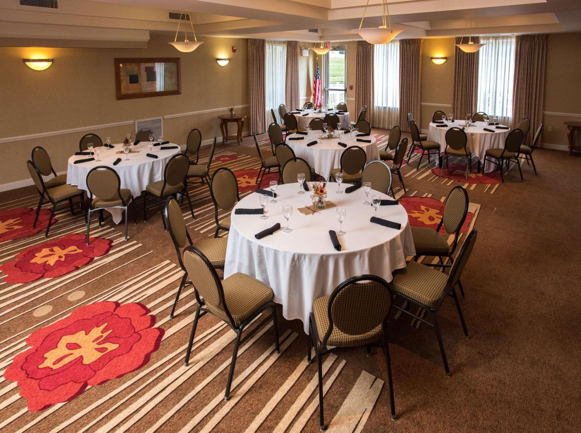 Hilton Garden Inn Wooster photo 32