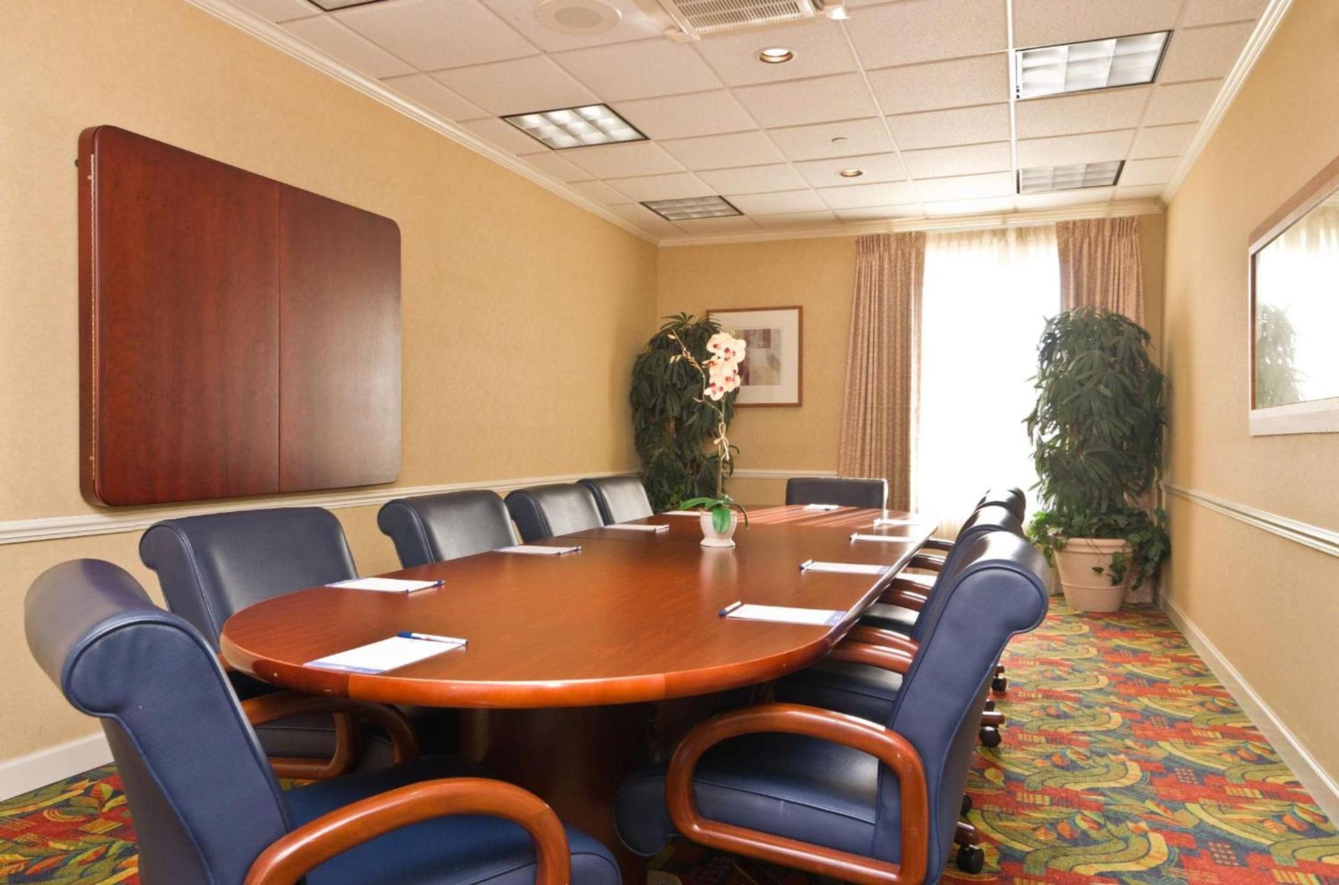 Hilton Garden Inn Wooster photo 36
